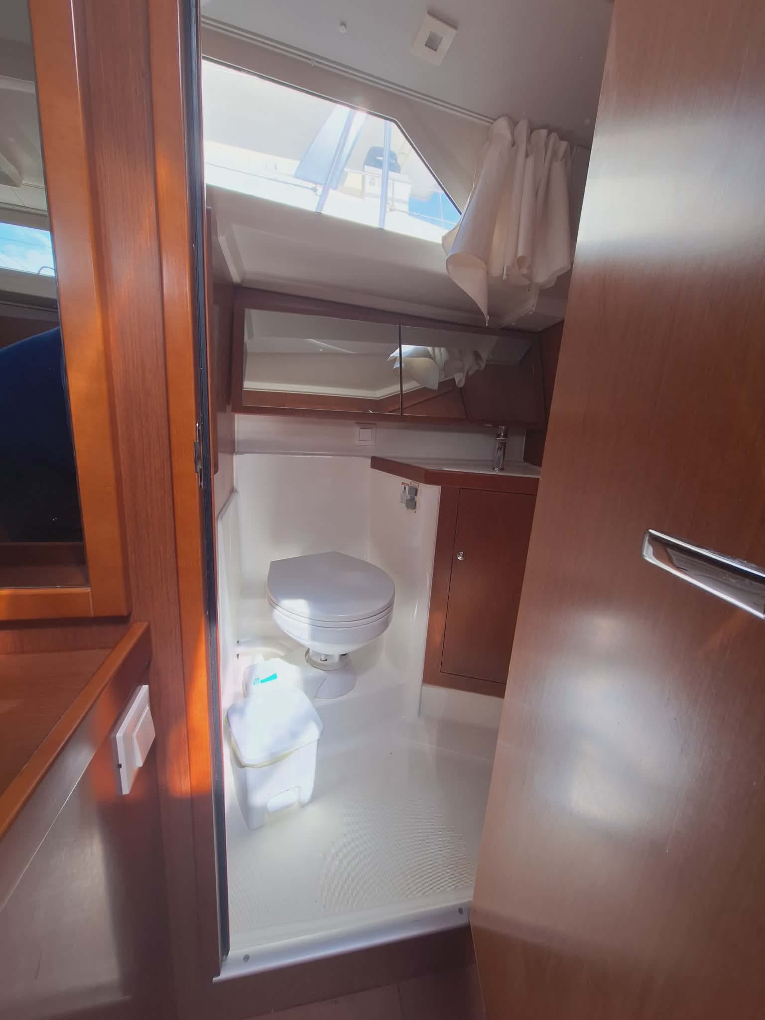 Beneteau Oceanis 41.1 IKARIA – bilde 2 av 9