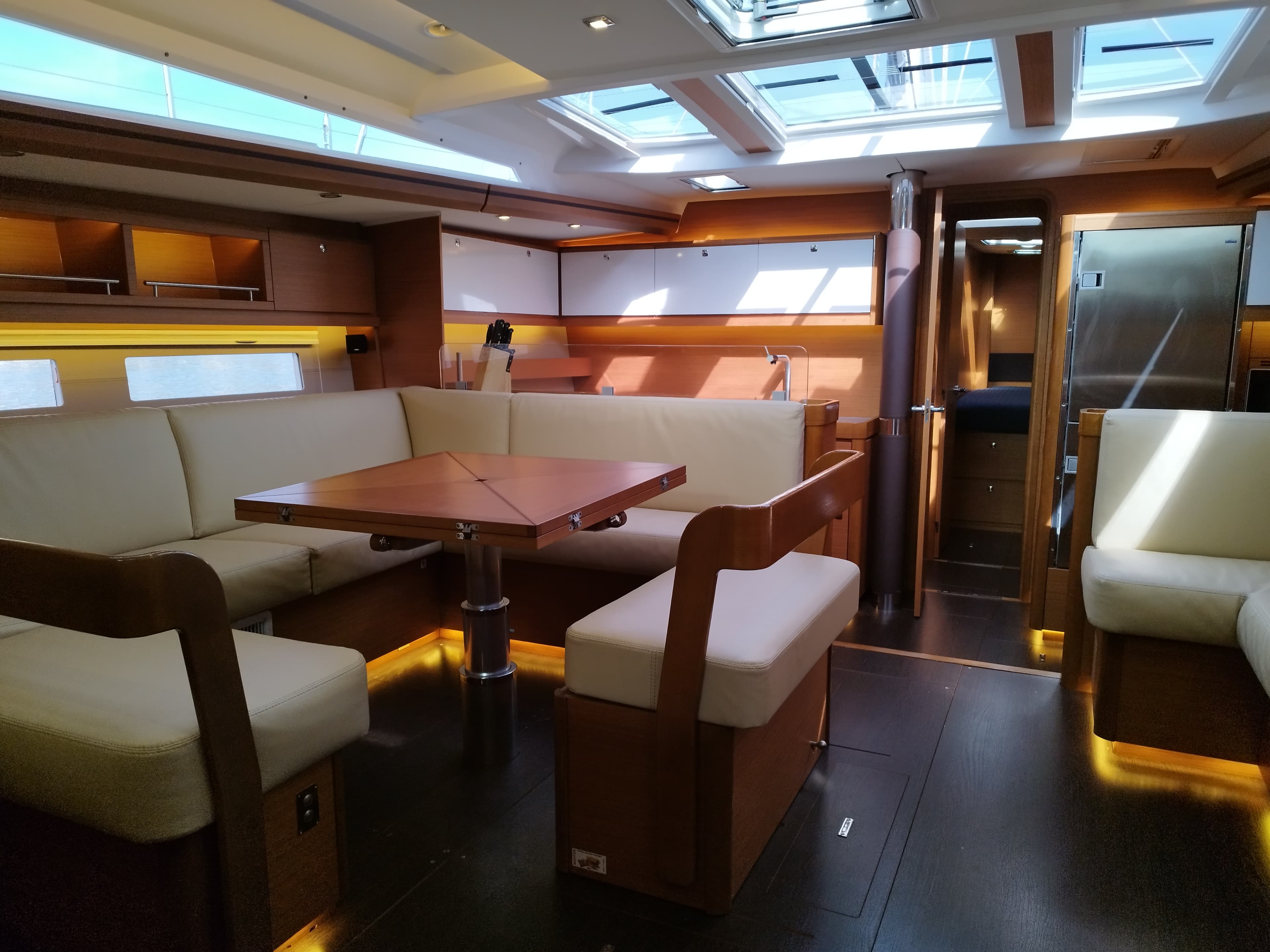 Dufour 56 Exclusive Albus – bilde 2 av 38