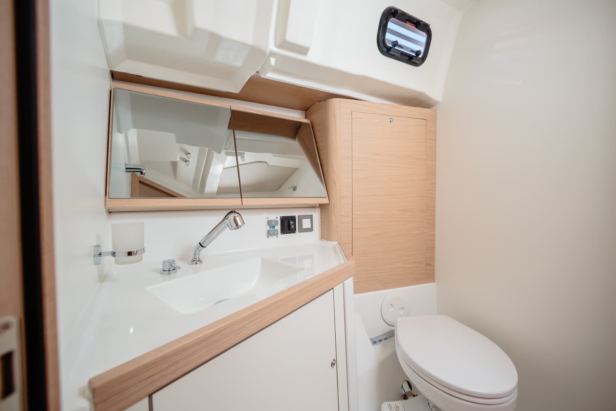 Beneteau Oceanis 46.1 Azalea - Standard Line – bilde 4 av 11