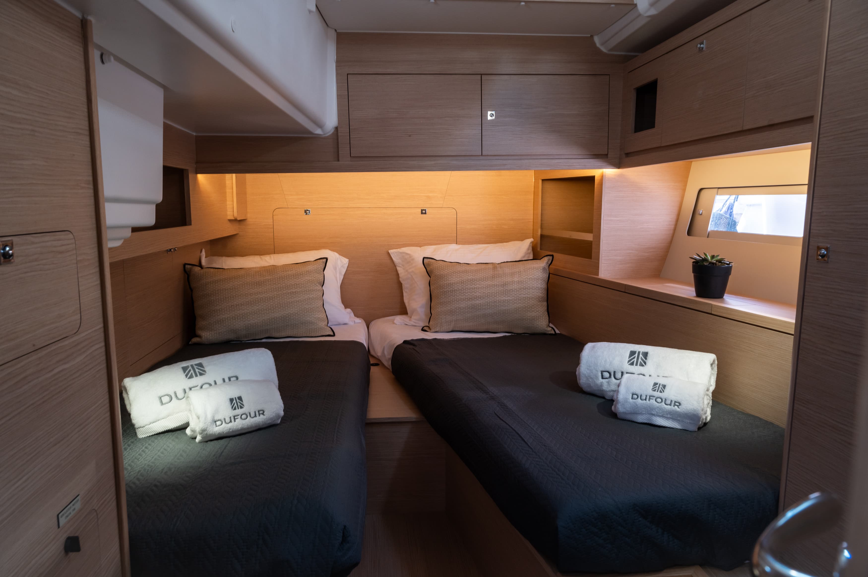 Dufour 530 Ionian Blue – bilde 2 av 12
