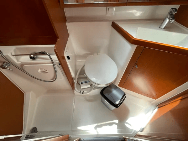 Beneteau Oceanis 41.1 Black Lion – bilde 5 av 30