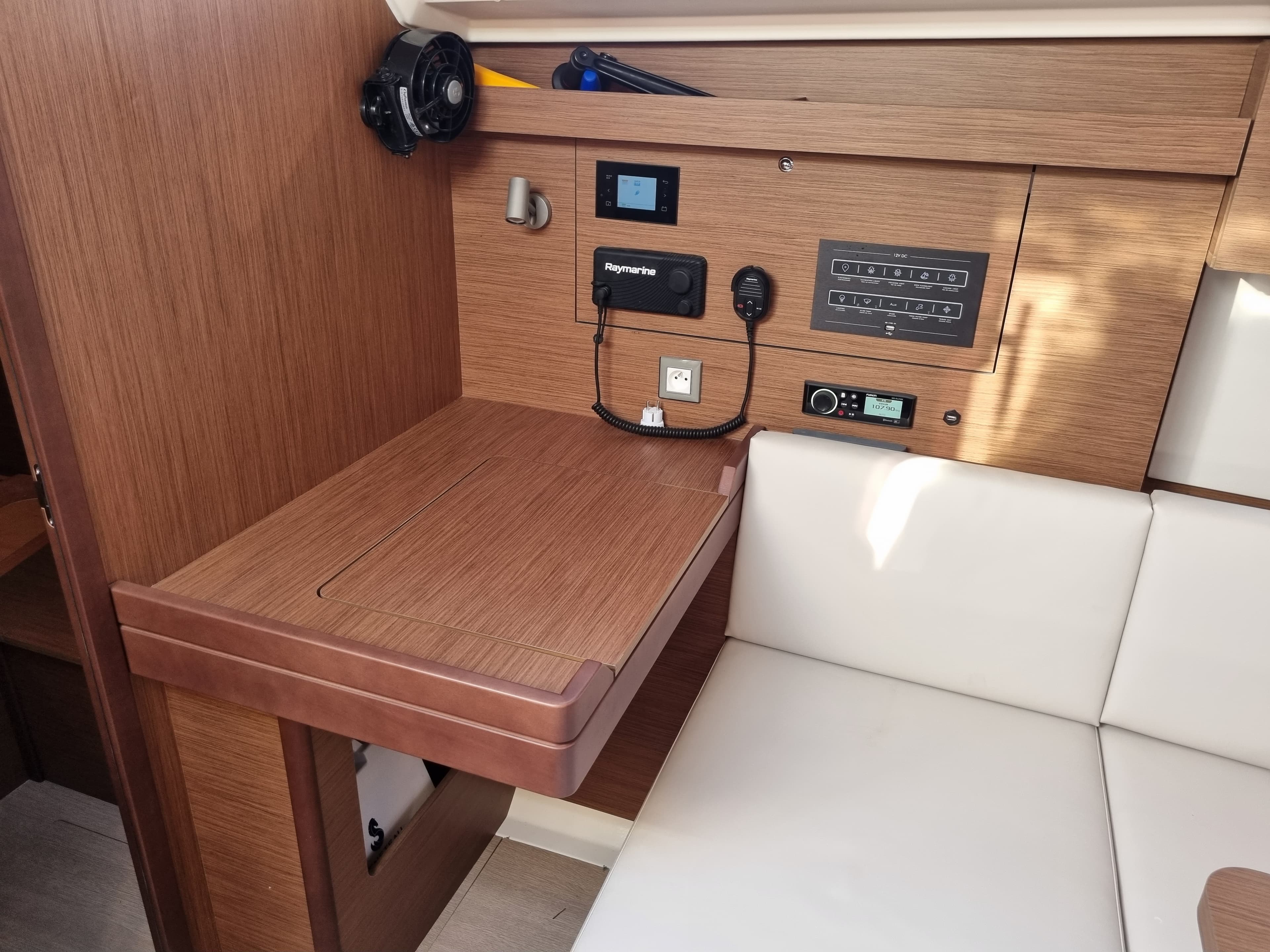 Beneteau Oceanis 40.1 Hadar – bilde 2 av 9