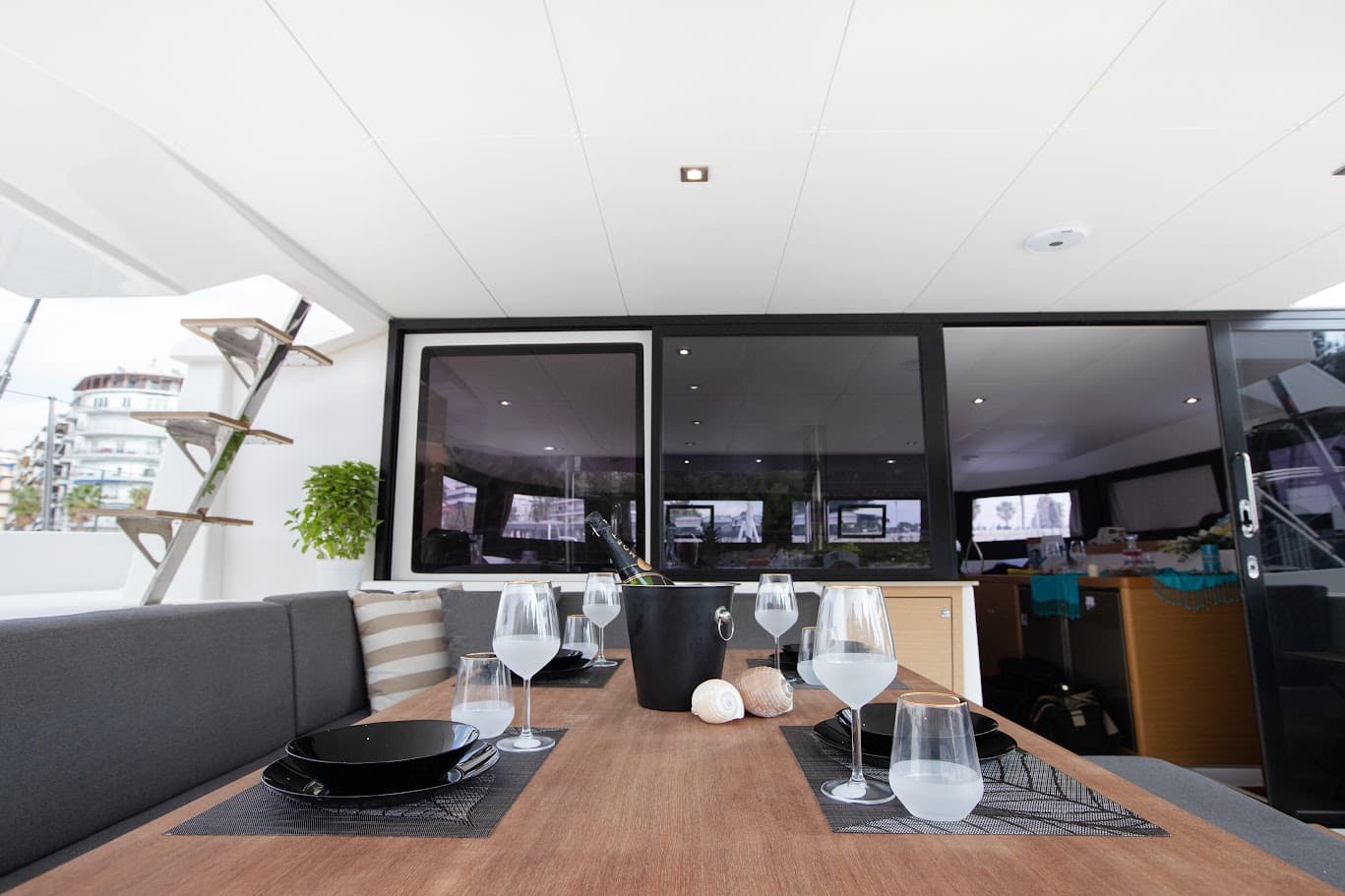 Dufour Catamaran 48 Diva - Skippered – bilde 3 av 12