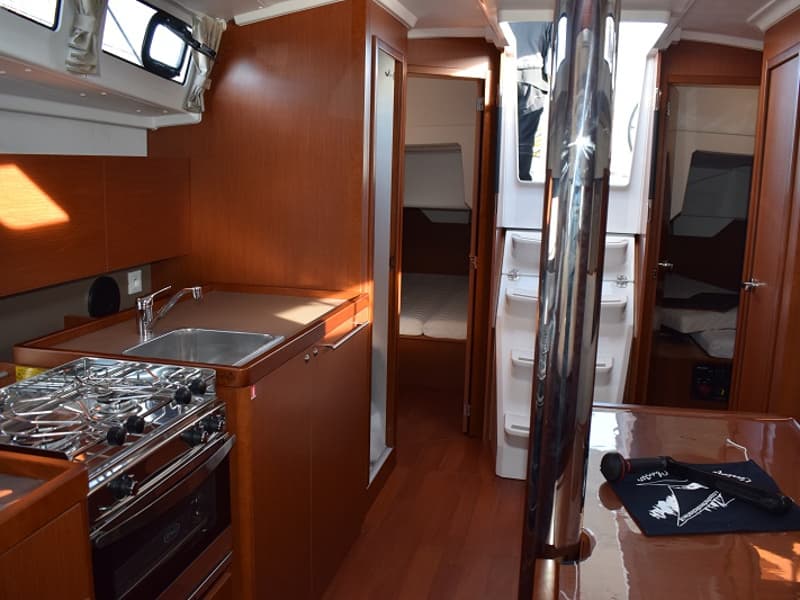 Beneteau Oceanis 38 Ánemos – bilde 2 av 5