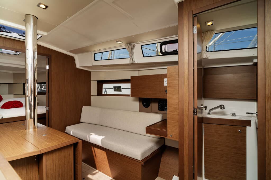 Beneteau Oceanis 38 Gabri – bilde 2 av 12