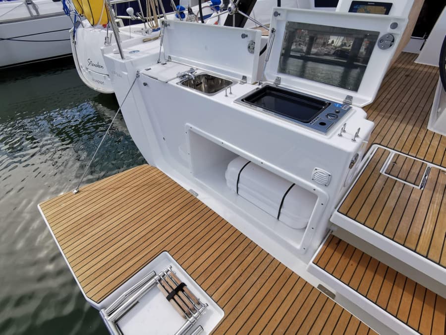 Dufour 390 Why Not 14 – bilde 2 av 7