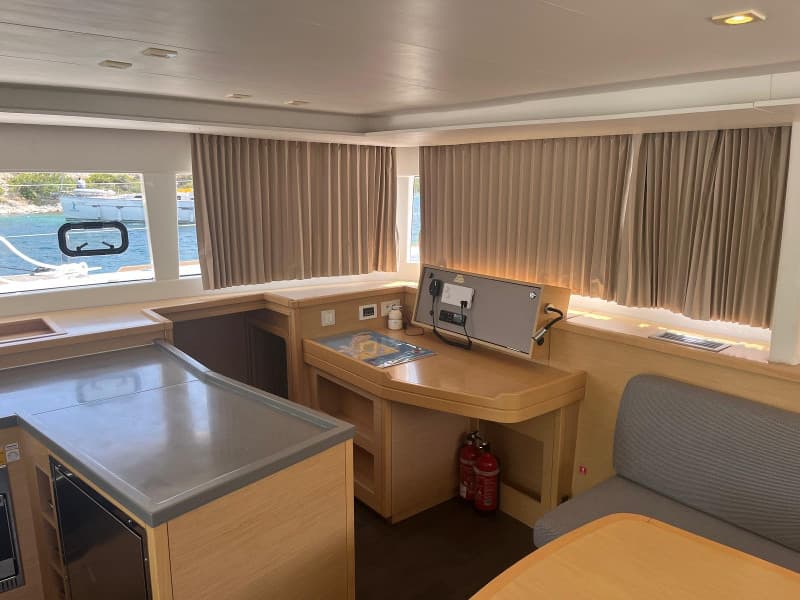 Lagoon 450 Fly CARIAMA (air condition, generator, water maker, flybridge) – bilde 3 av 18