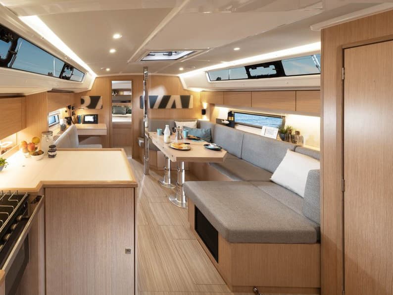 Bavaria C42 Blackberry – bilde 2 av 3