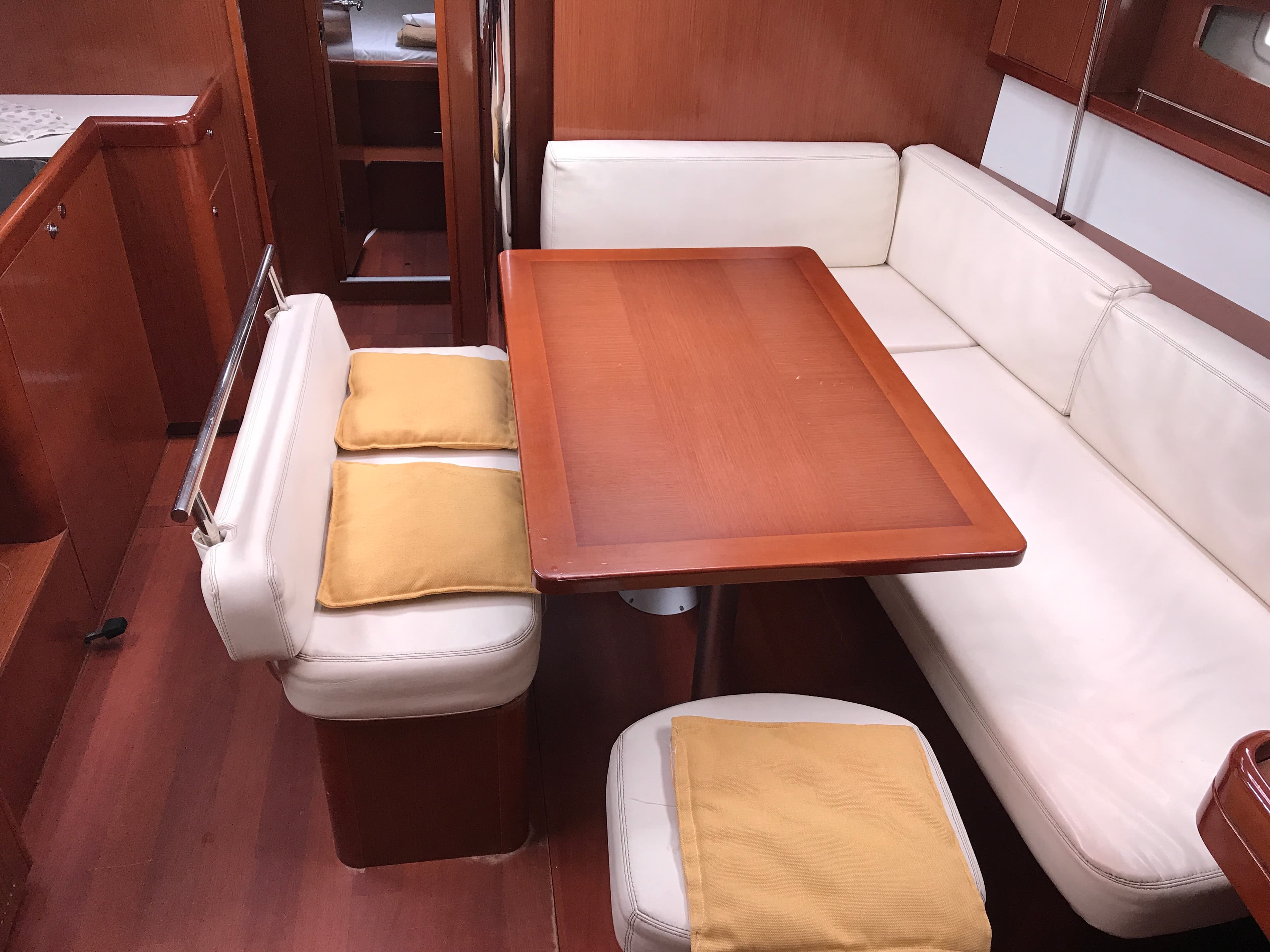Beneteau Oceanis 43 Libra – bilde 4 av 17