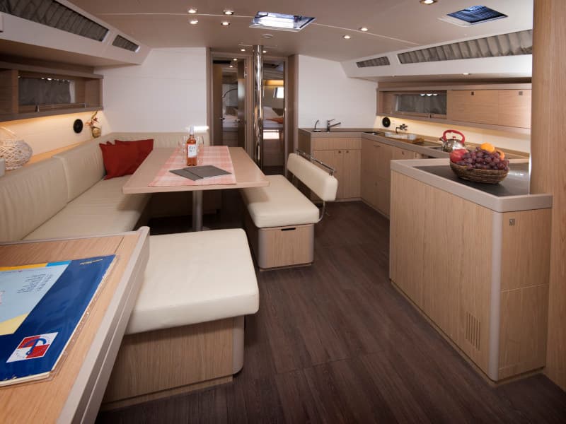 Beneteau Oceanis 48 TRIM – bilde 4 av 10