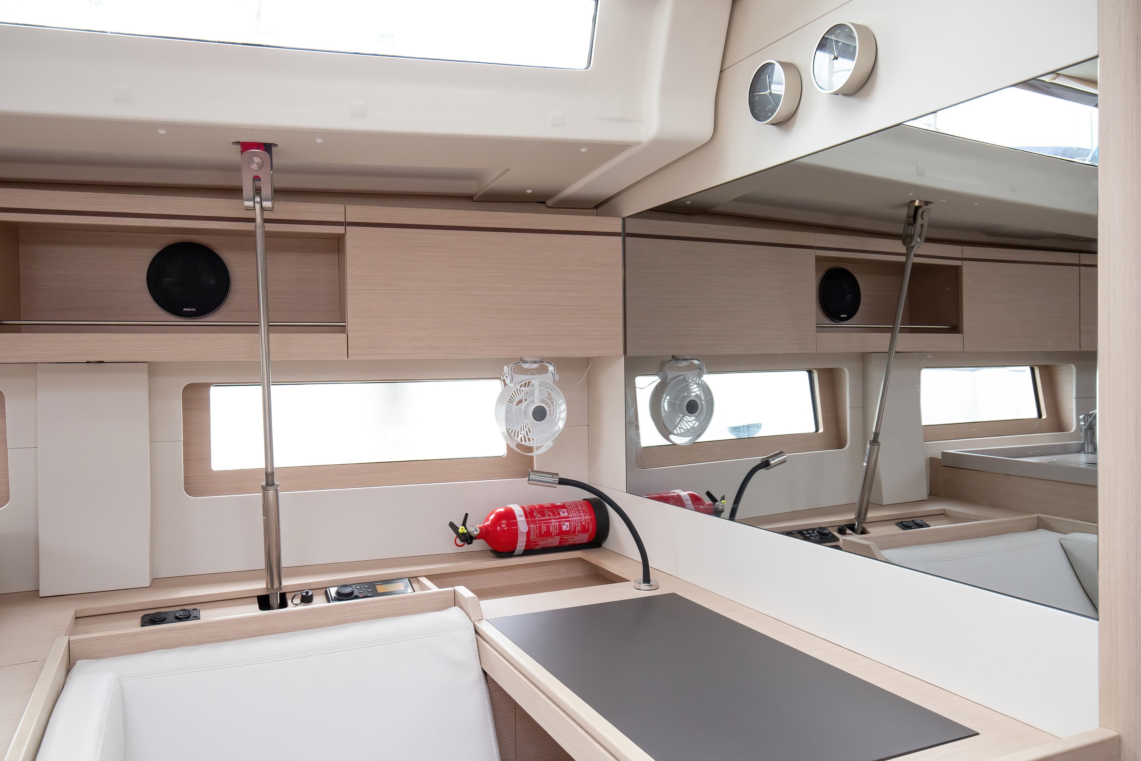 Beneteau Oceanis 51.1 Elpida - Premium line – bilde 2 av 39