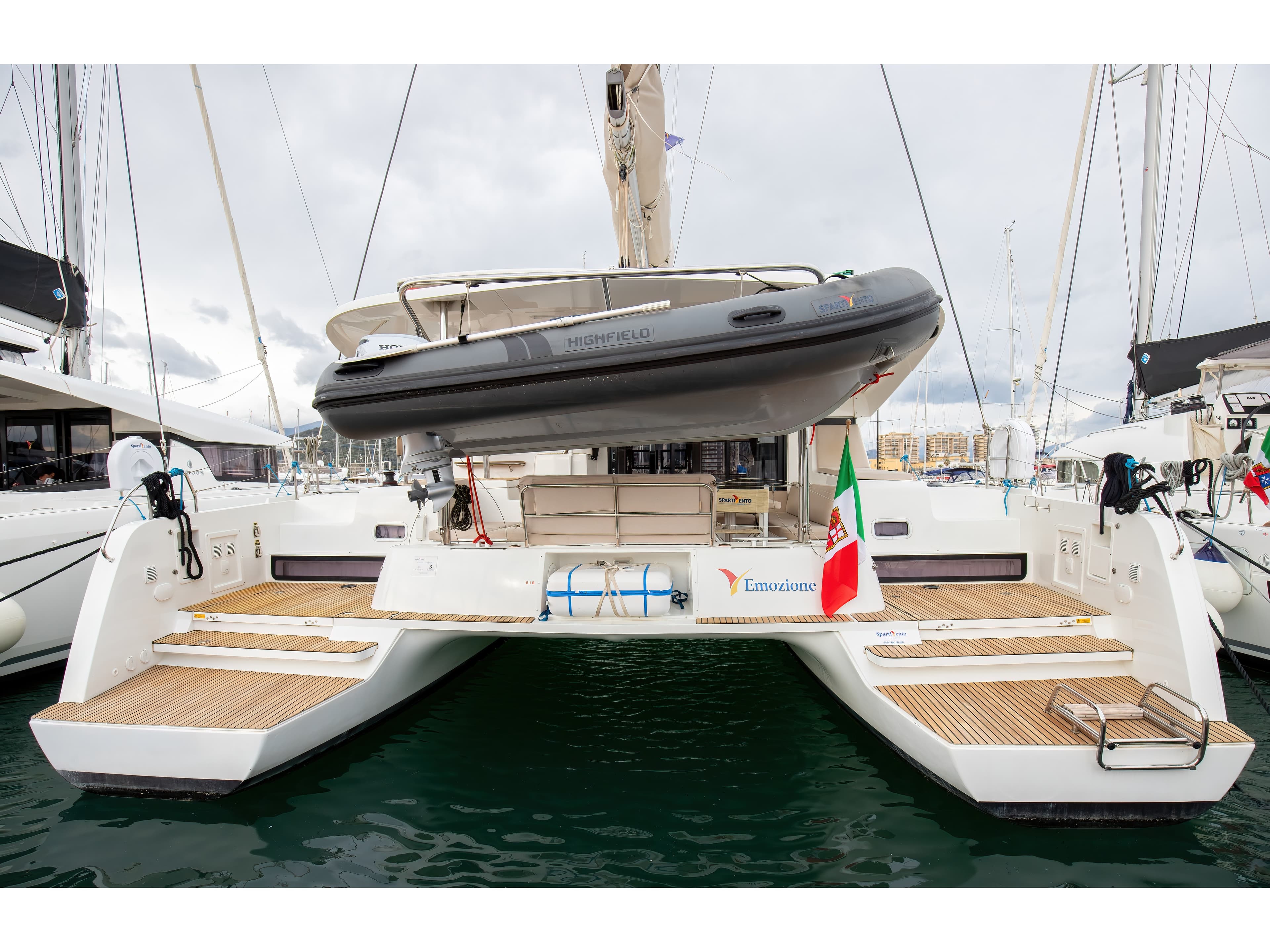 Lagoon 42 Emozione - Standard Line
