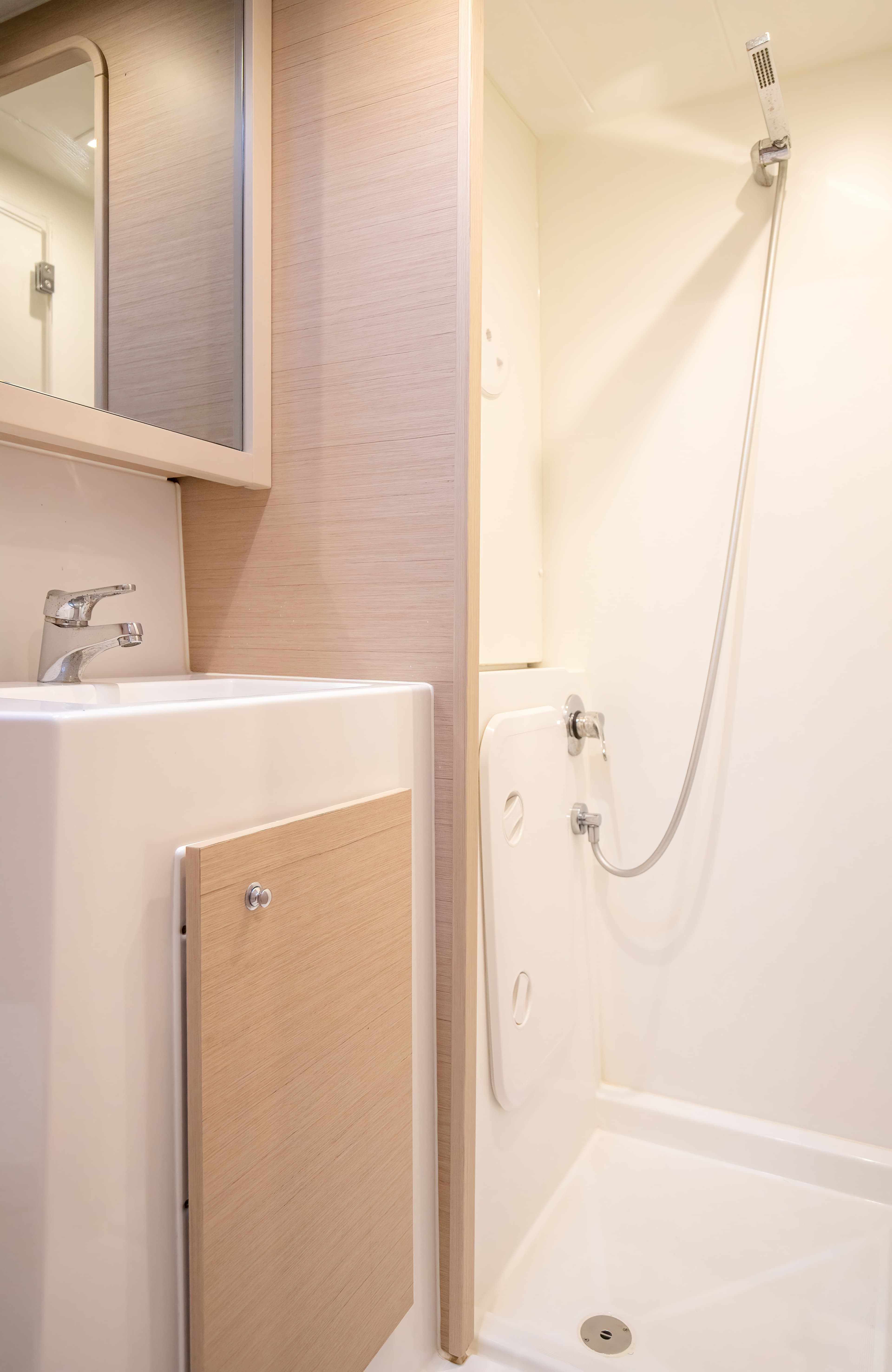 Lagoon 42 Emozione - Standard Line – bilde 2 av 40