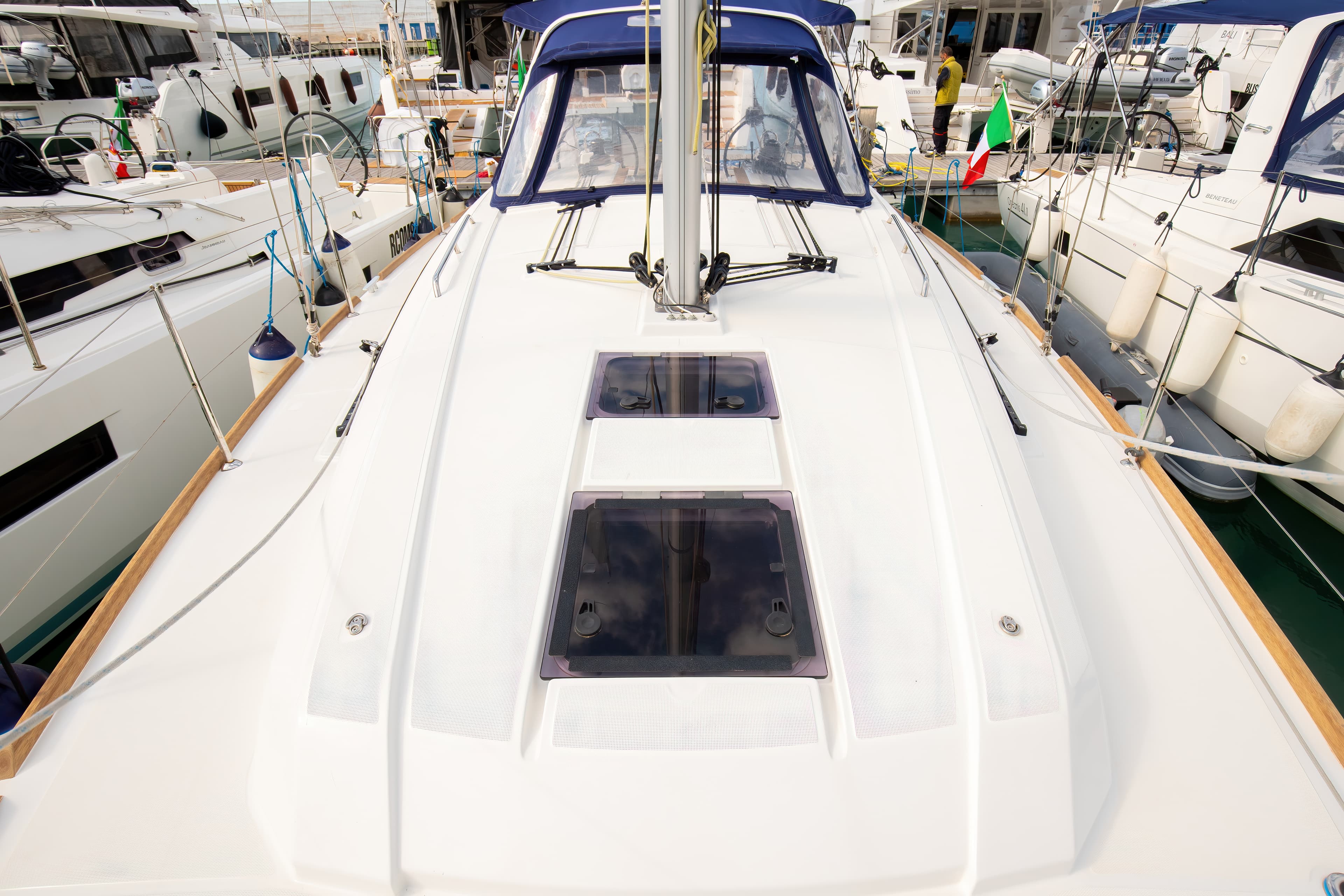Beneteau Oceanis 38.1 Eos - Standard Line – bilde 2 av 28