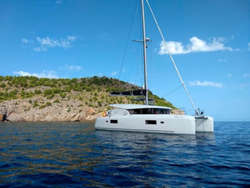 Lagoon 42 Side