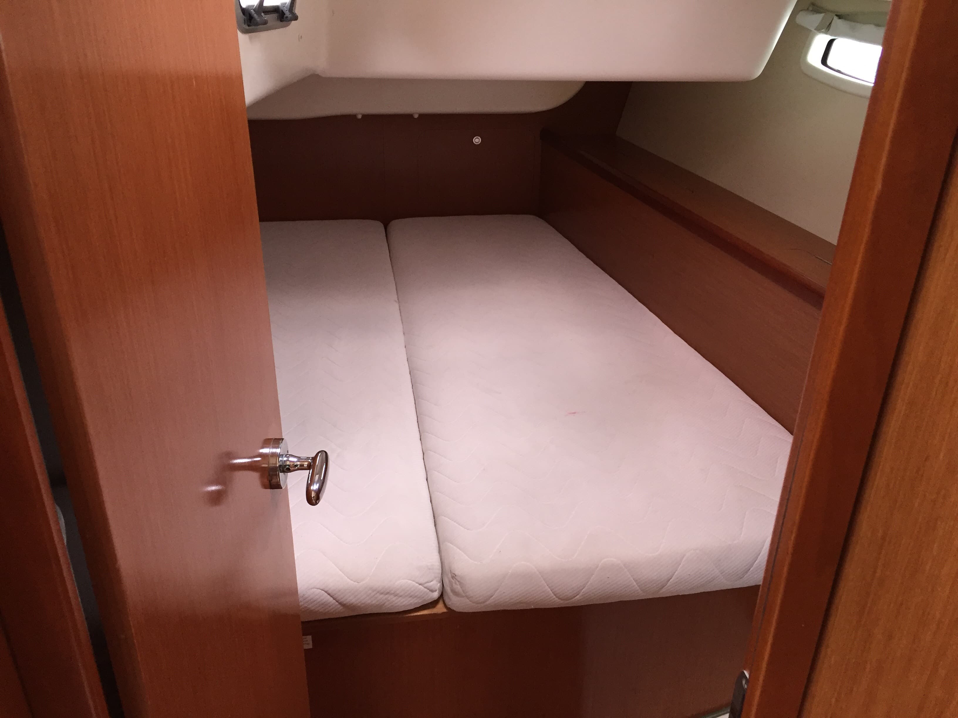 Beneteau Oceanis 43 Silly Shark (GND) – bilde 3 av 15
