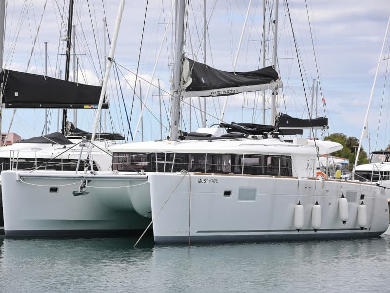 Lagoon 450 MUST HAVE
