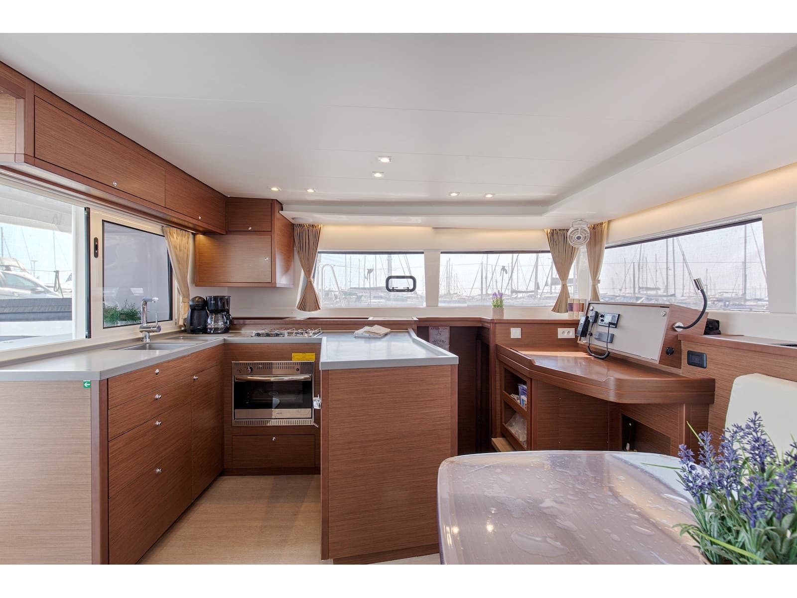 Lagoon 450 Fly Relax – bilde 5 av 18