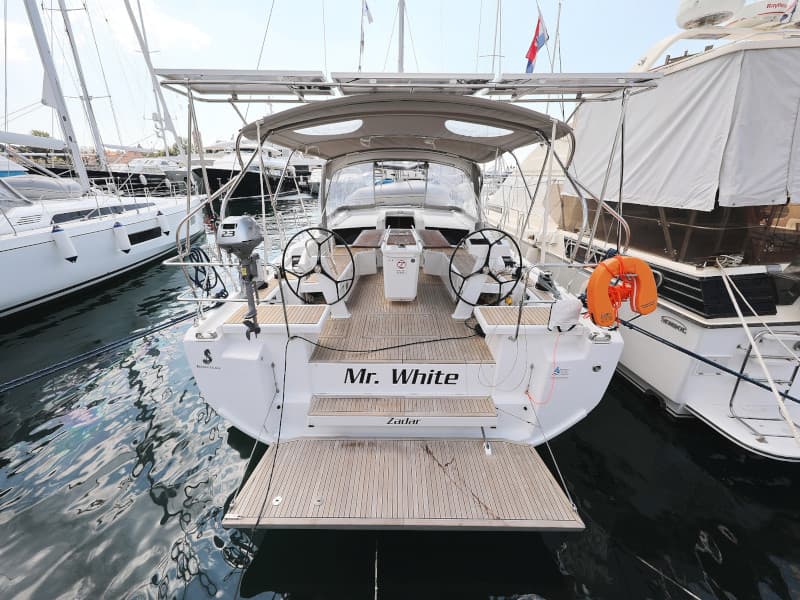 Beneteau Oceanis 46.1 MR. WHITE