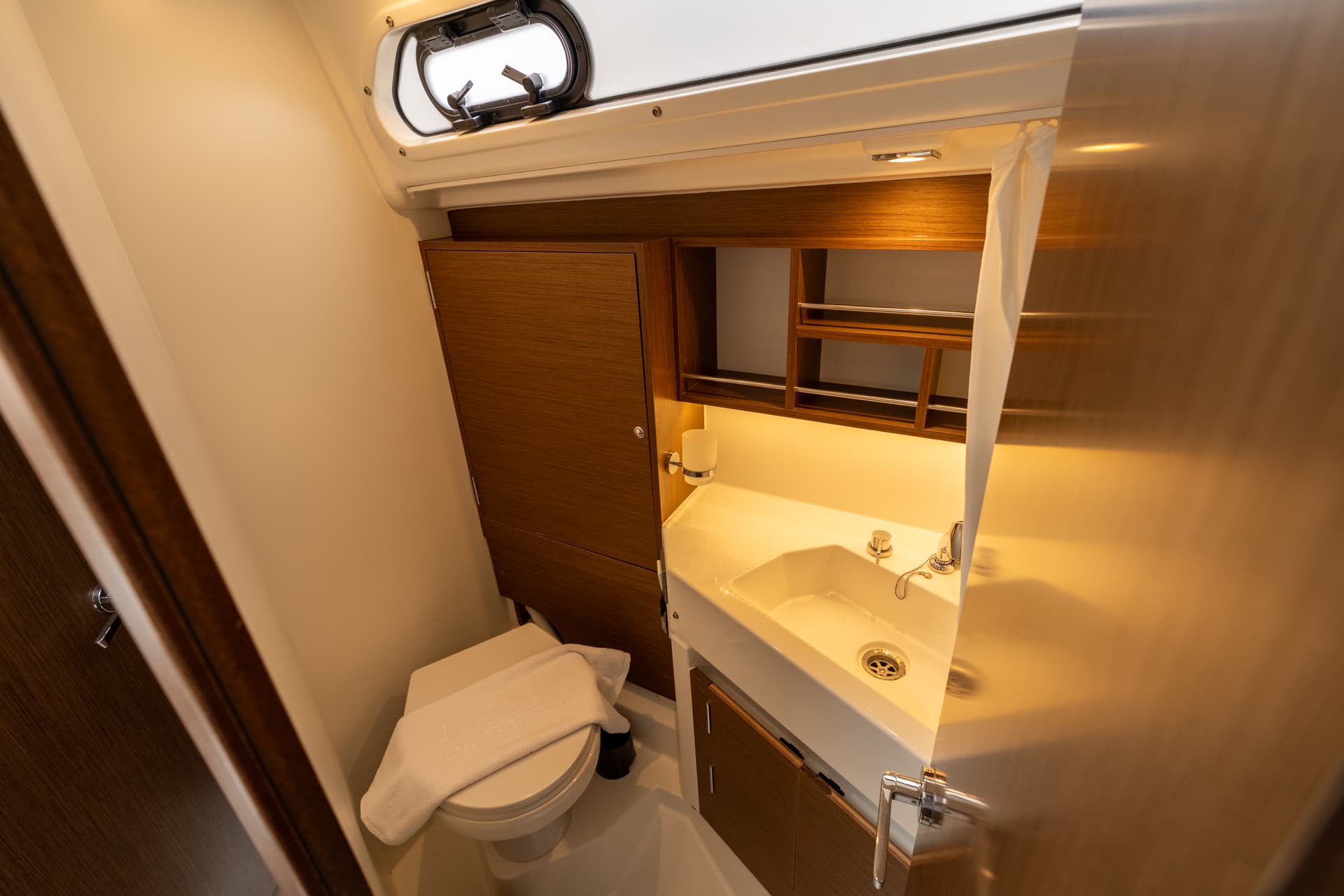 Beneteau Oceanis 34.1 Pluto - Comfort line – bilde 4 av 18