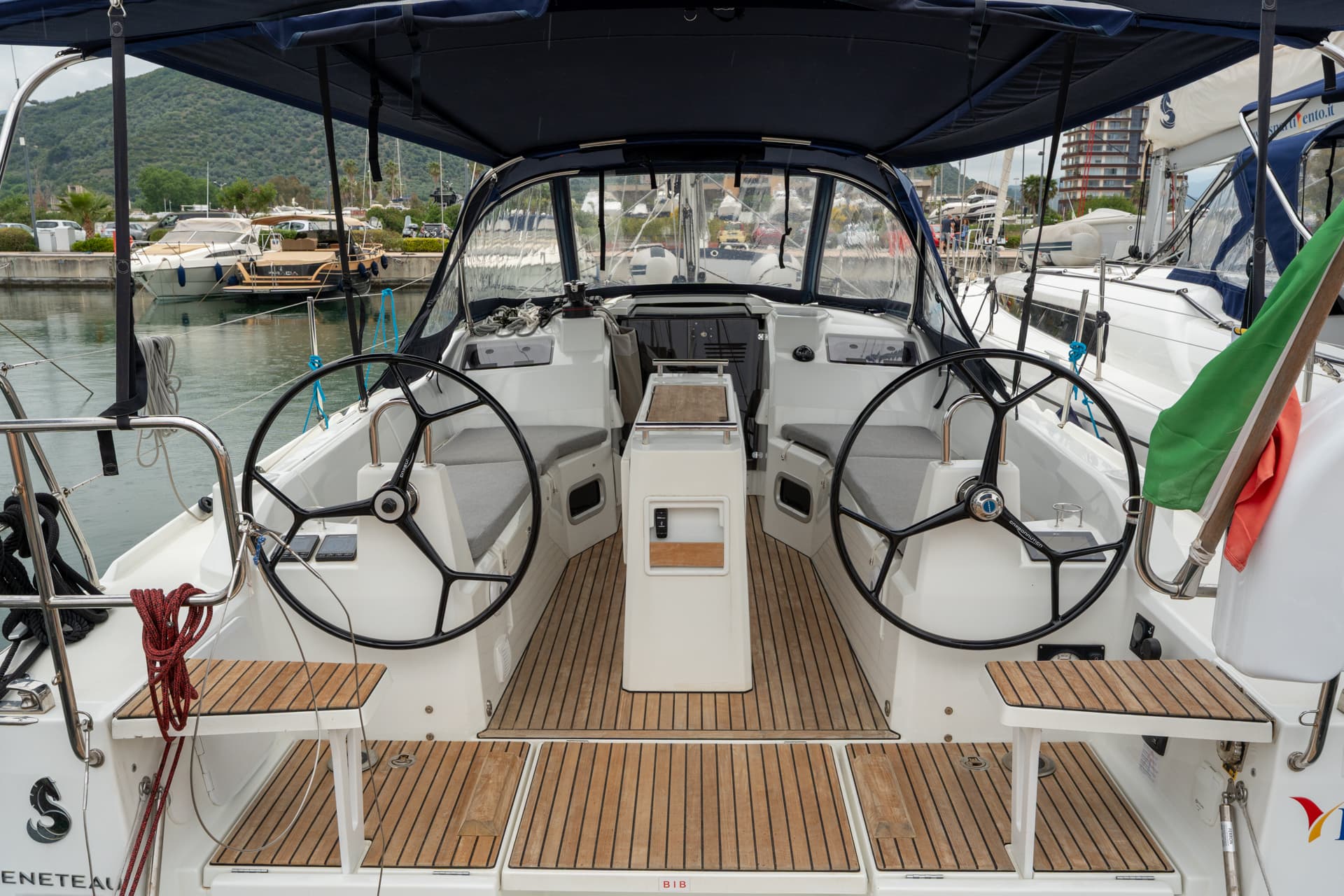 Beneteau Oceanis 34.1 Pluto - Comfort line – bilde 3 av 18