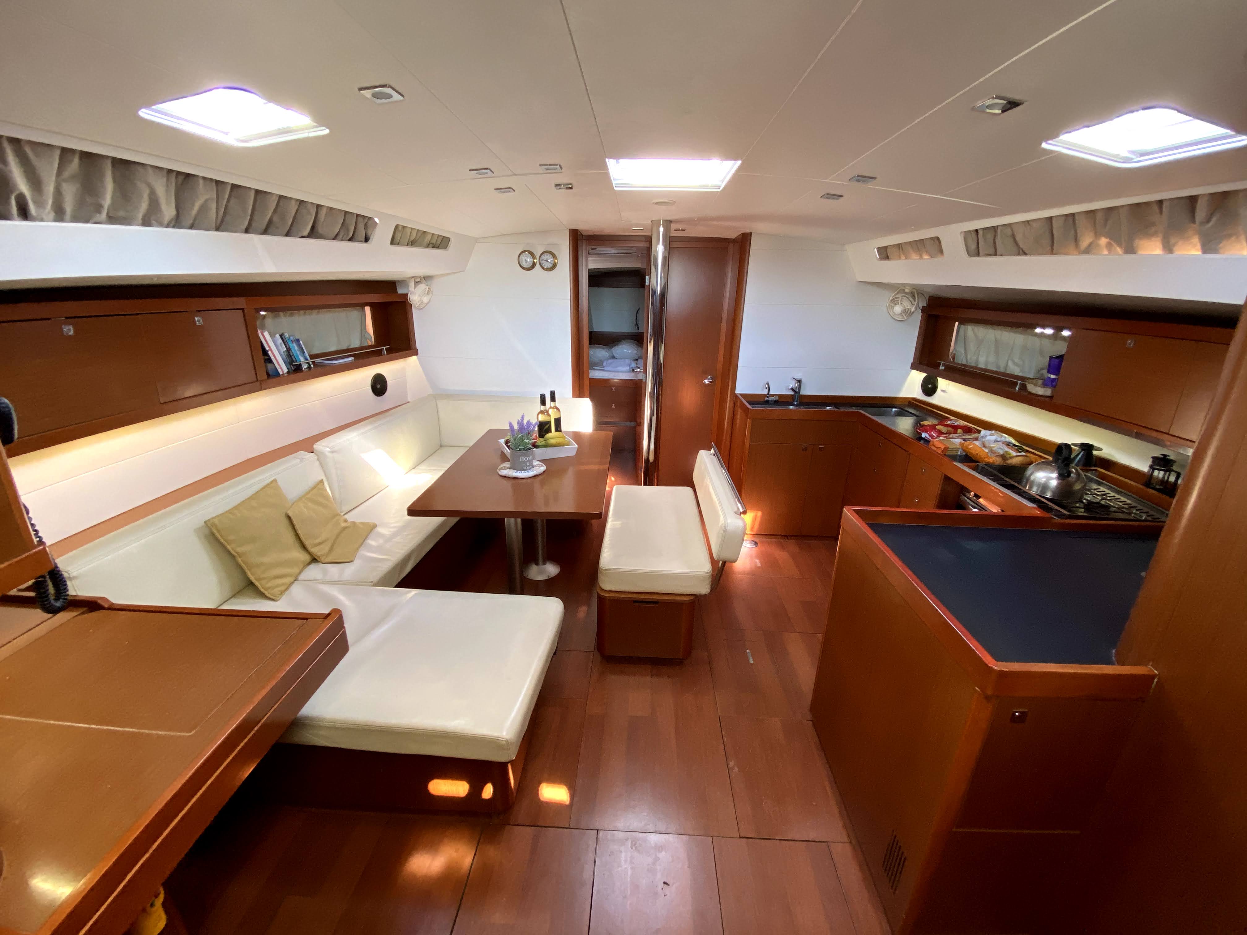 Beneteau Oceanis 48 Melina – bilde 3 av 10