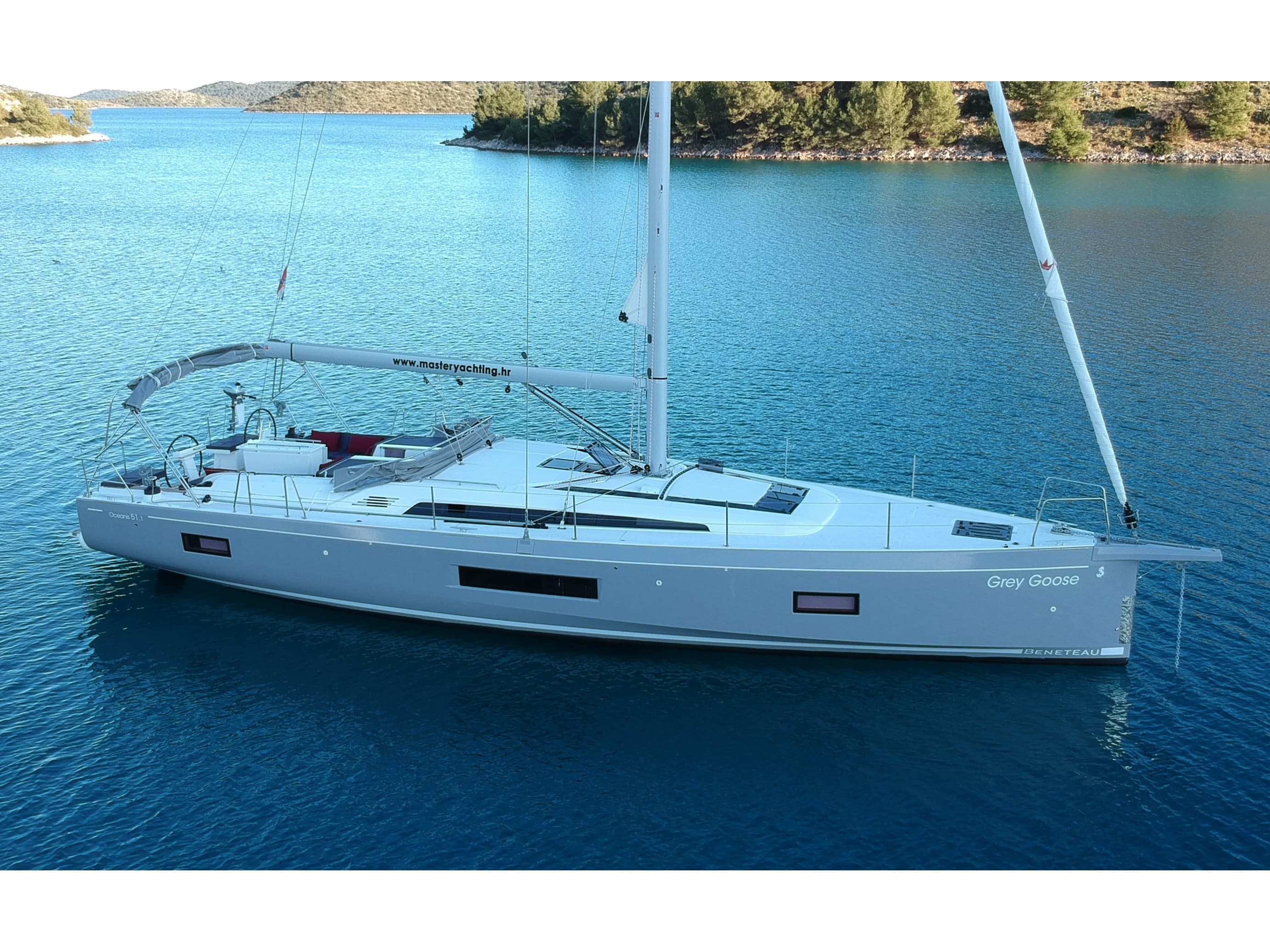 Beneteau Oceanis 51.1 GREY GOOSE