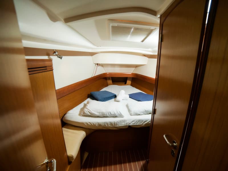 Jeanneau Sun Odyssey 42 i Triton (NEW sails 2021) – bilde 3 av 6