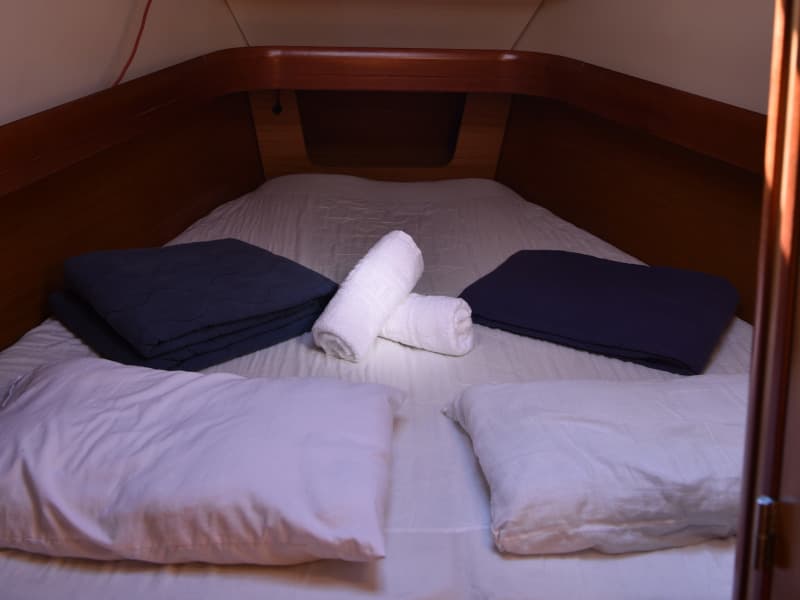 Jeanneau Sun Odyssey 42 i Triton (NEW sails 2021) – bilde 4 av 6