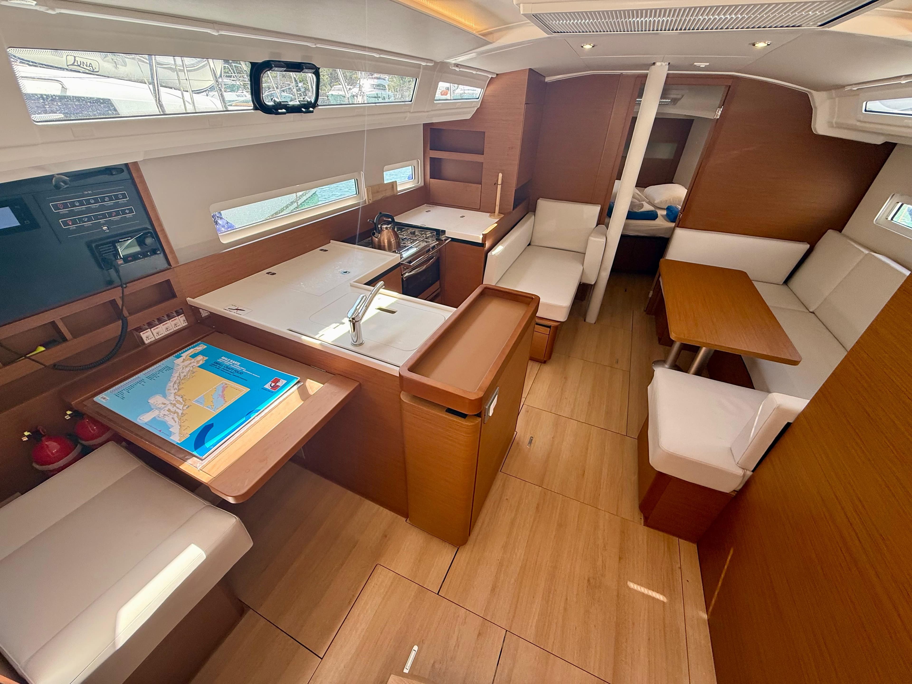 Jeanneau Sun Odyssey 410 Sunset Kiss – bilde 4 av 20