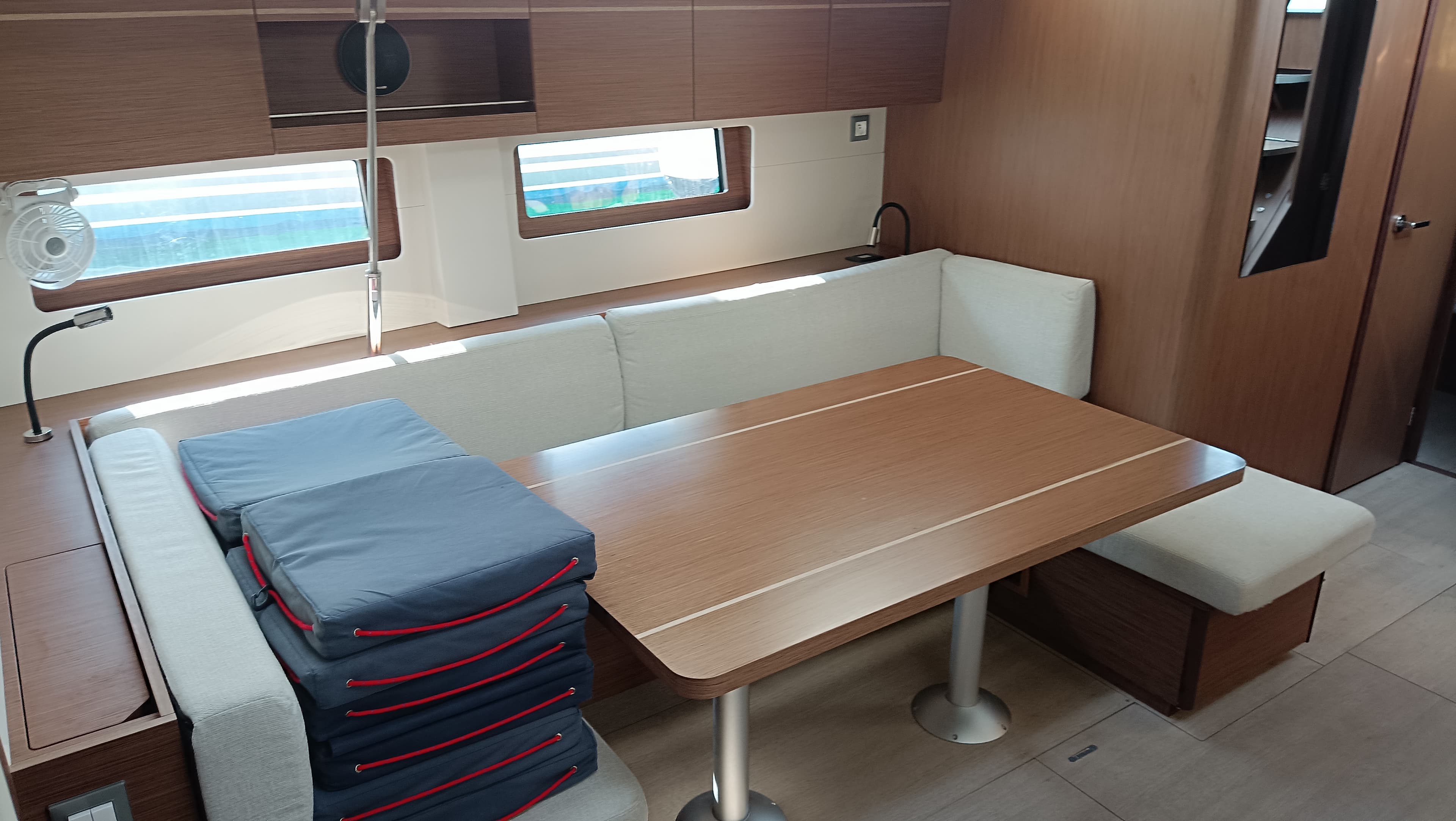 Beneteau Oceanis 51.1 Alba – bilde 4 av 27