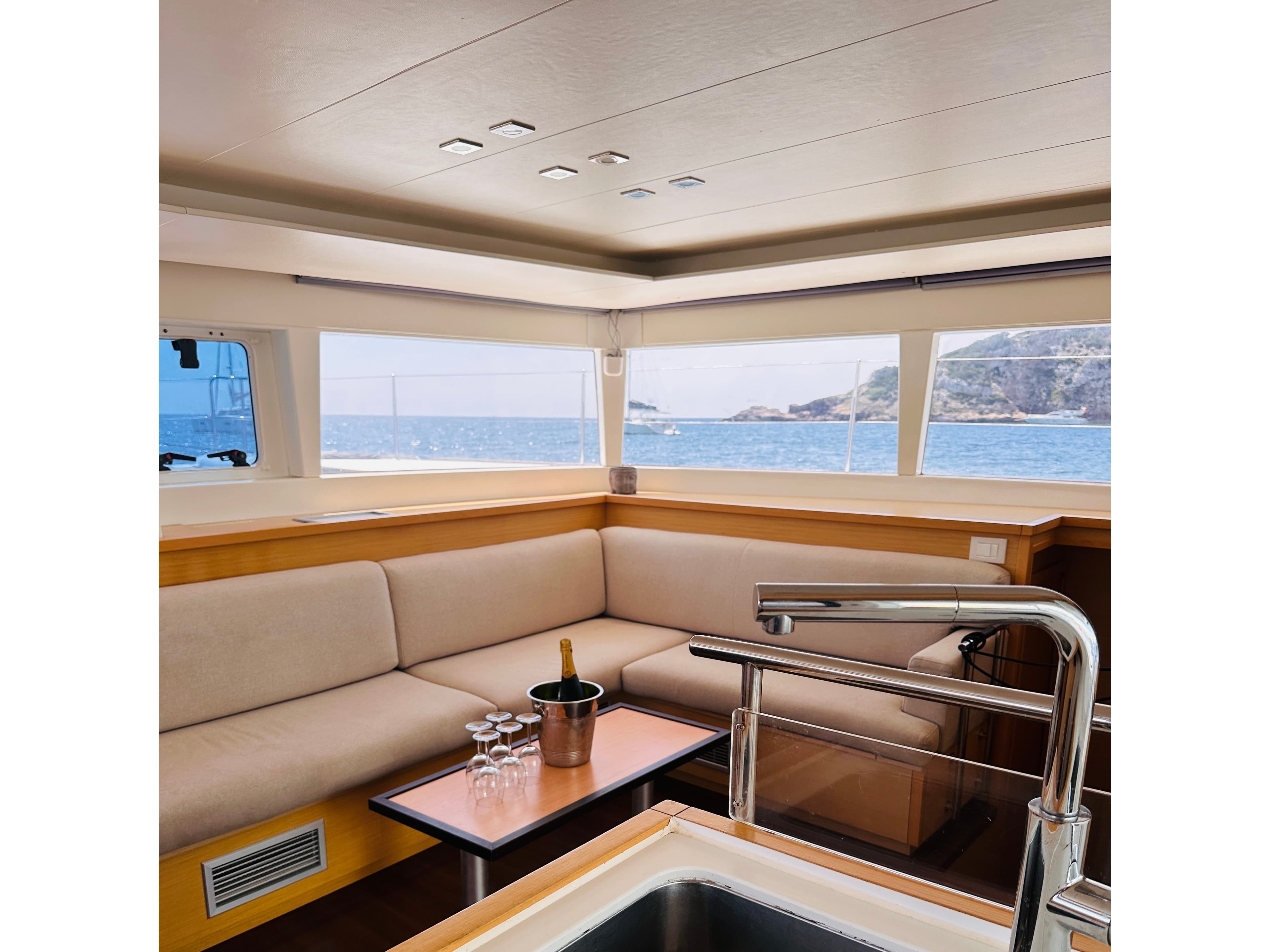 Lagoon 450 Fly Fornes – bilde 3 av 16