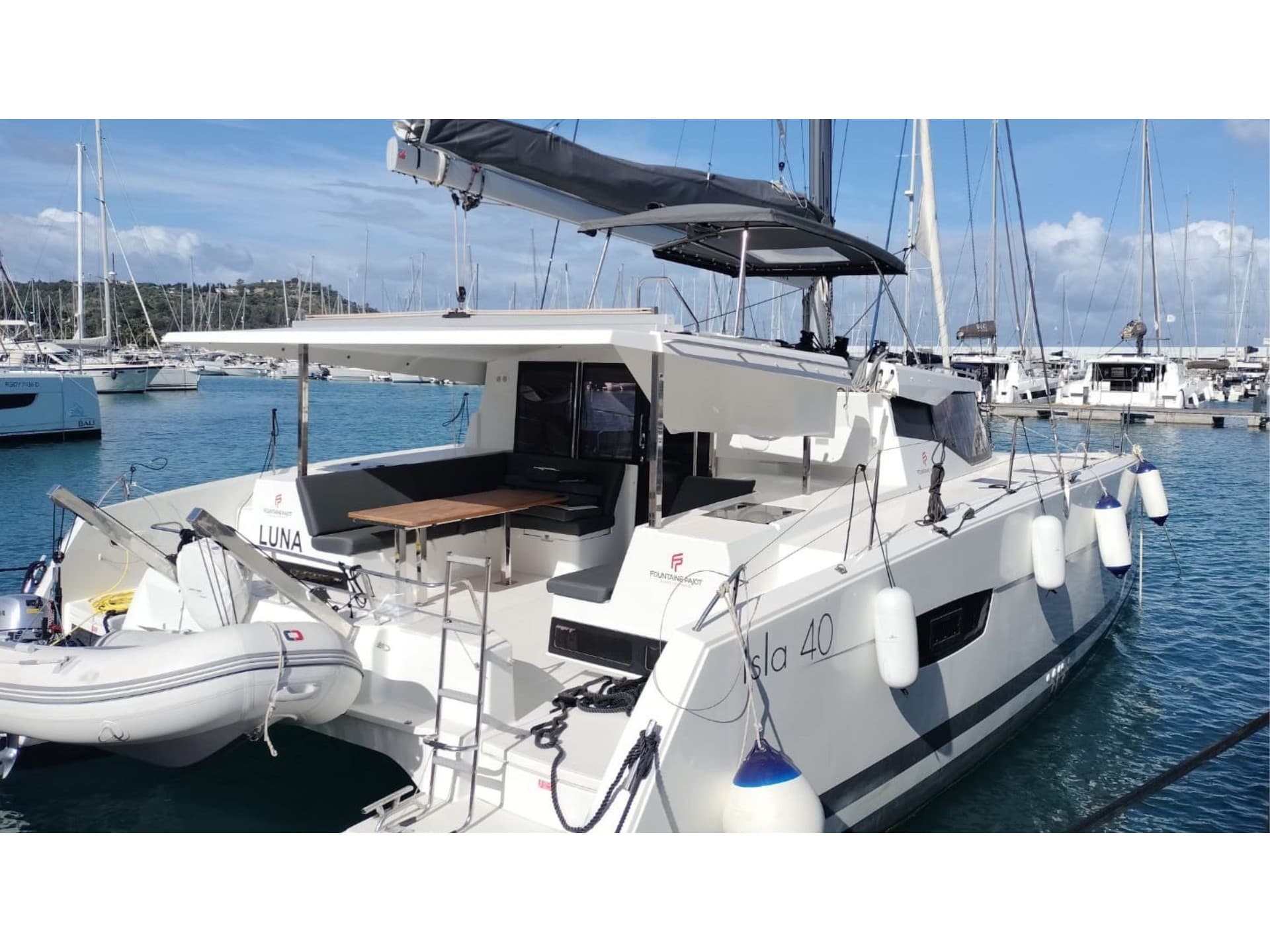 Fountaine Pajot Isla 40 Luna