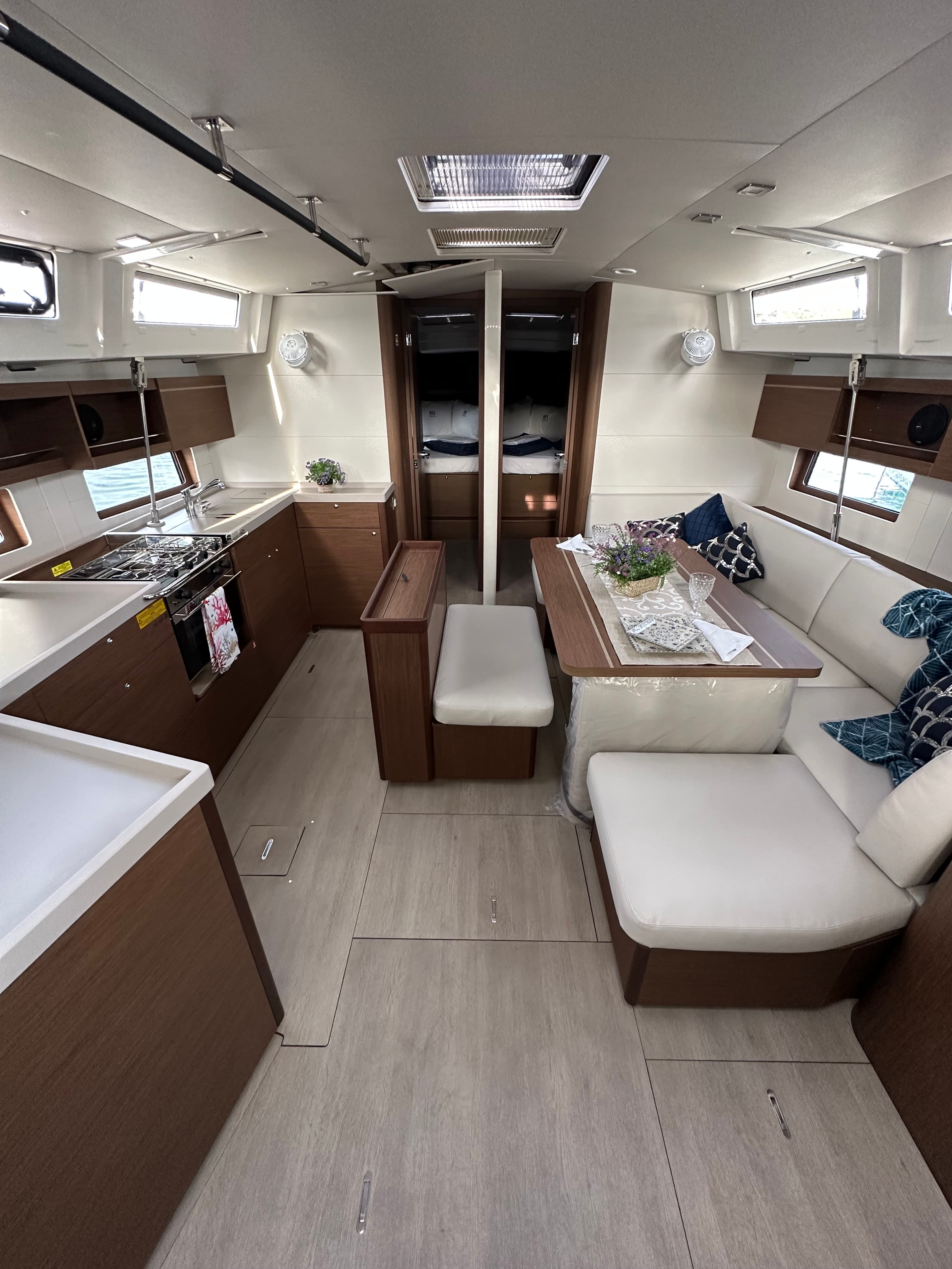 Beneteau Oceanis 46.1 Moonraker – bilde 5 av 20