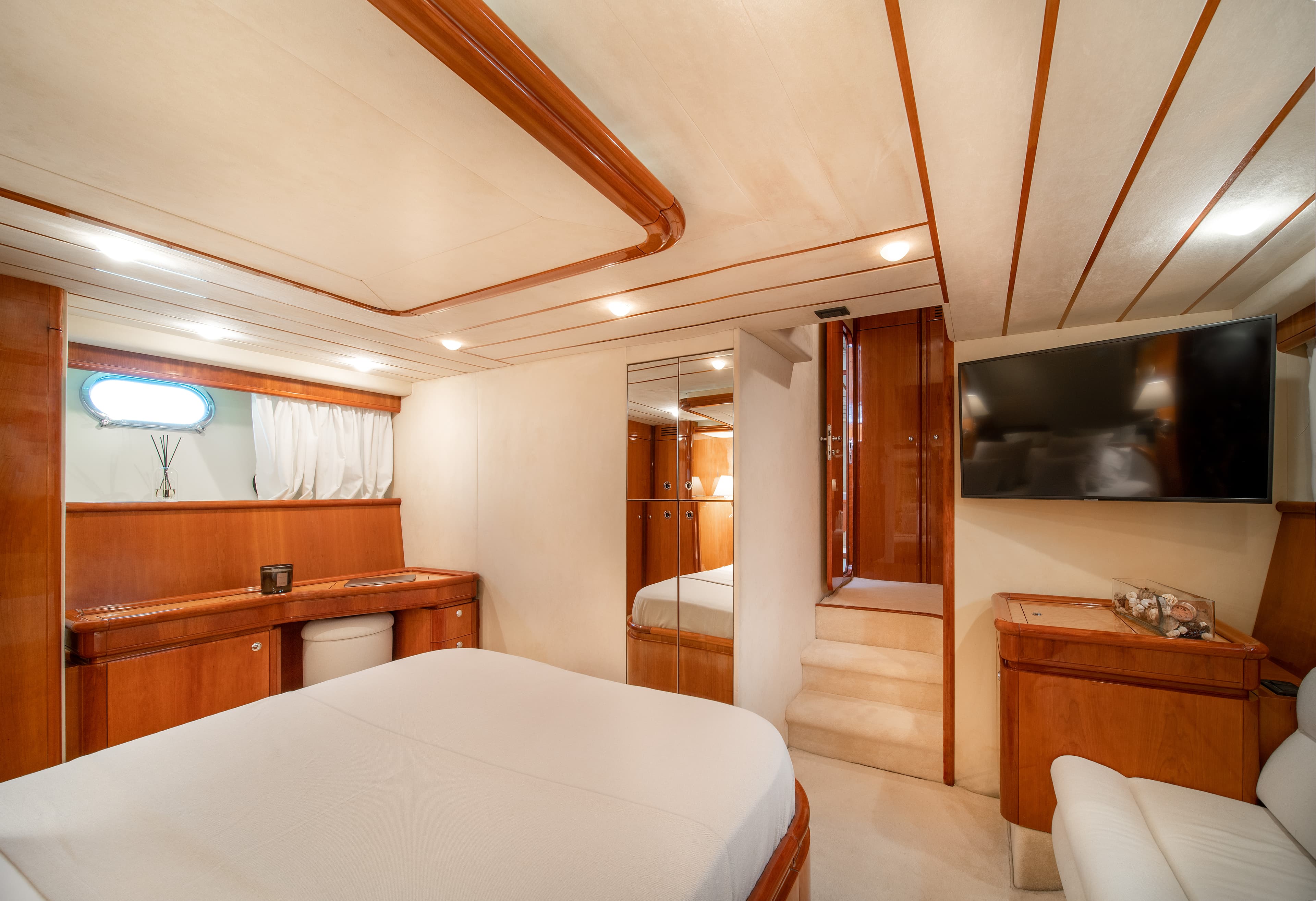 Ferretti 68 SIMPLY BRILLIANT – bilde 3 av 16