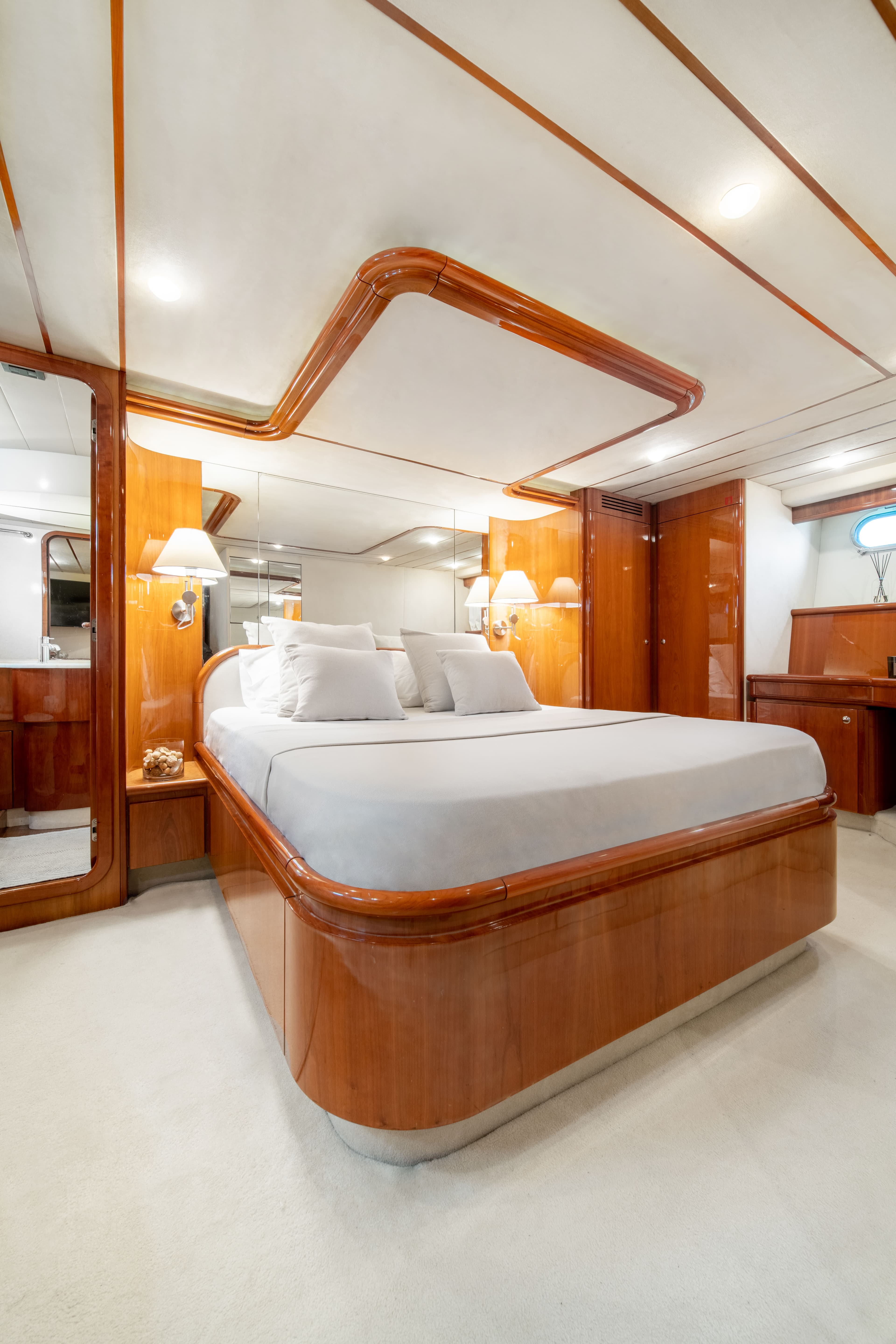 Ferretti 68 SIMPLY BRILLIANT – bilde 5 av 16