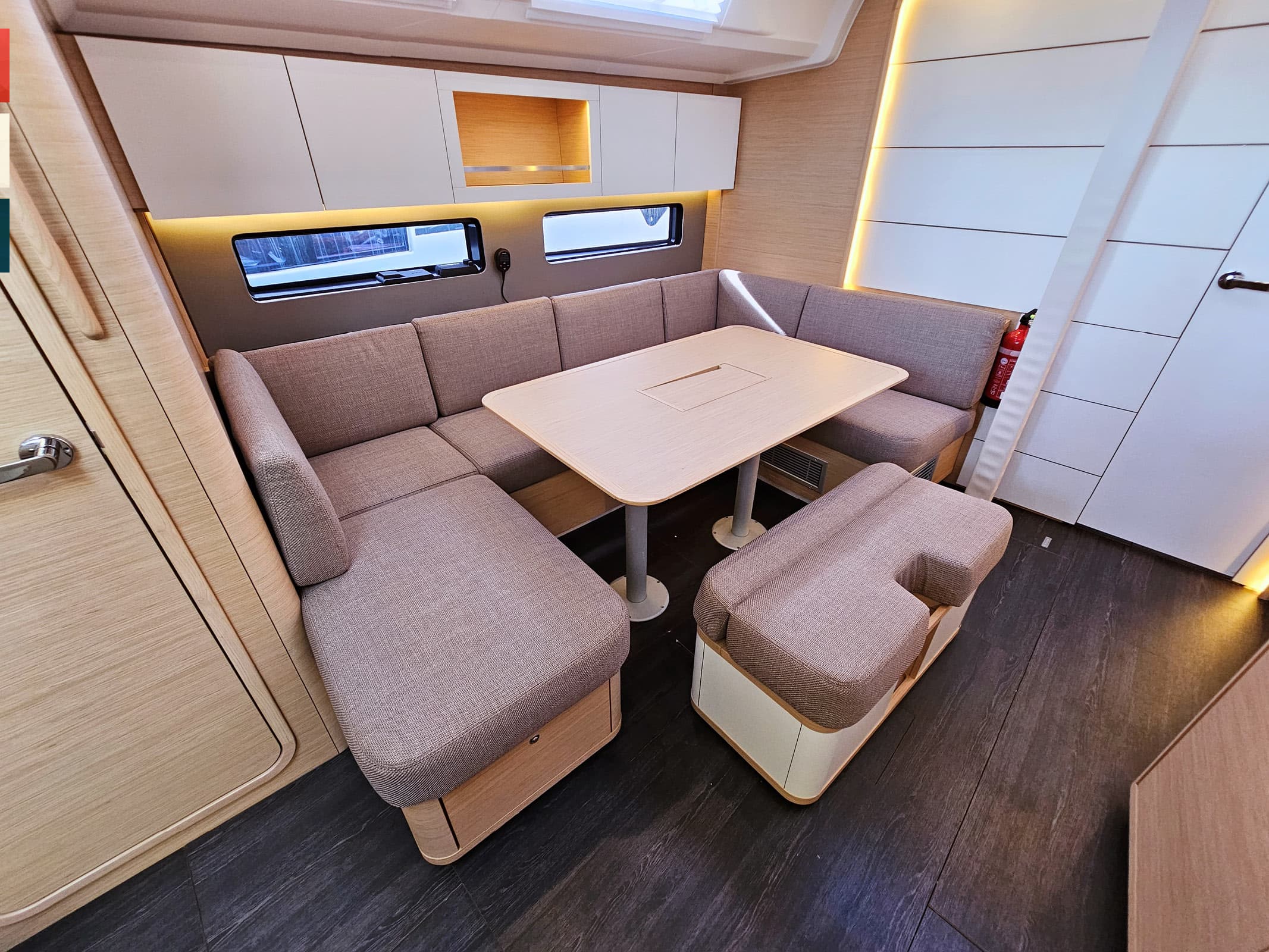 Dufour 41 Mila (A/C & gen) – bilde 4 av 85