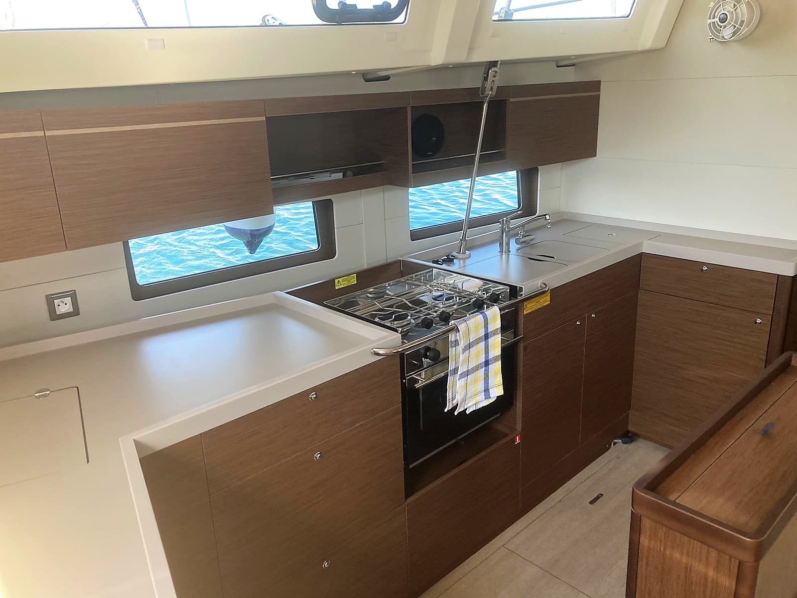 Beneteau Oceanis 46.1 EVI – bilde 3 av 3