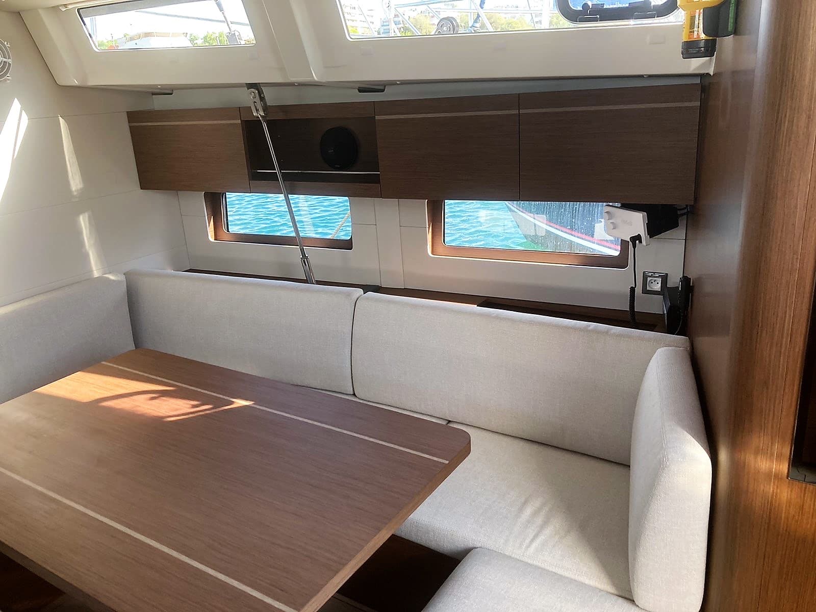 Beneteau Oceanis 46.1 EVI – bilde 2 av 3