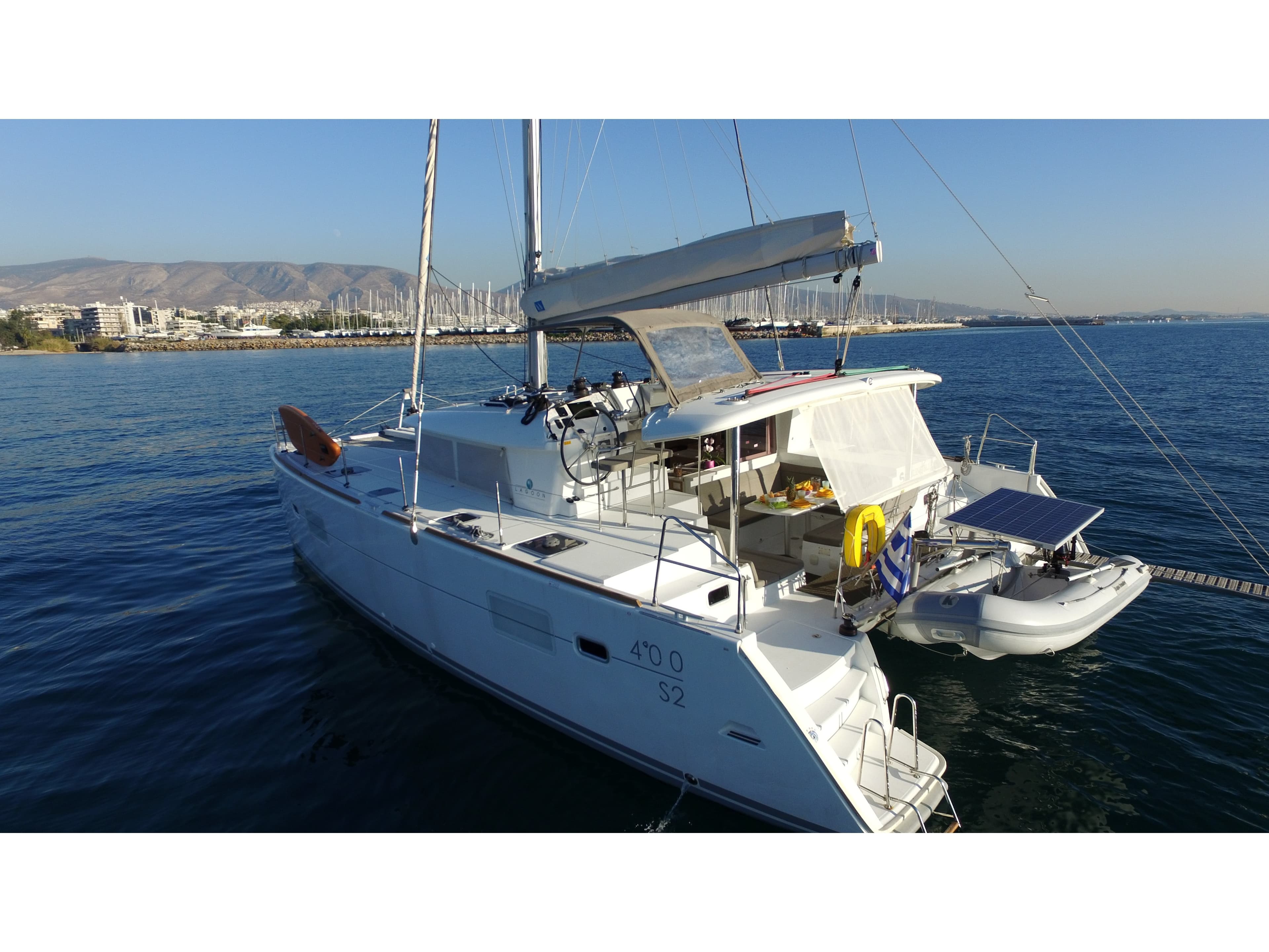 Lagoon 400 S2 Sailing Blue 4 - Refit 2021