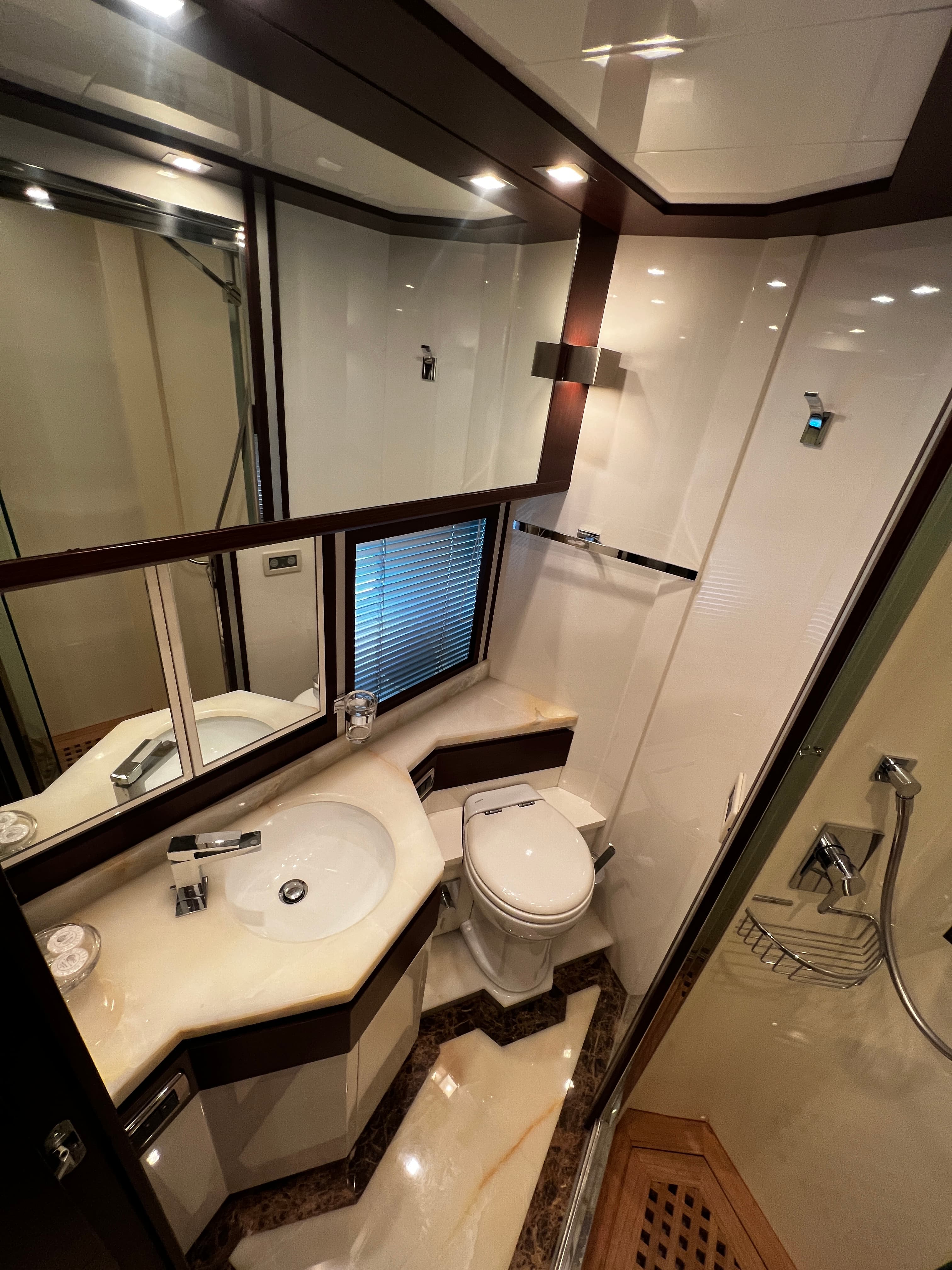 Dominator 680 QUO VADIS – bilde 2 av 37