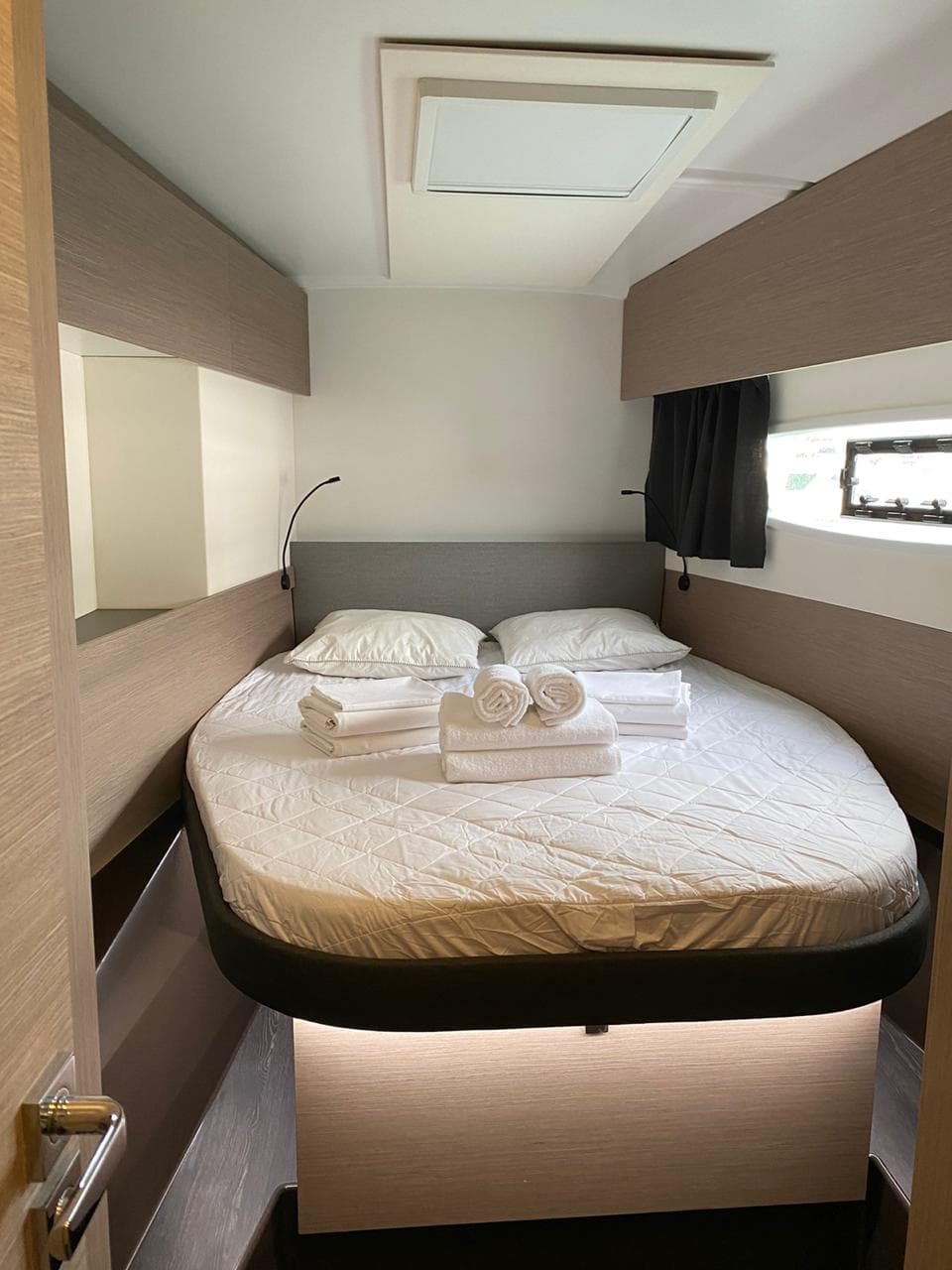 Fountaine Pajot Astréa 42 Ooga Chaka – bilde 4 av 12