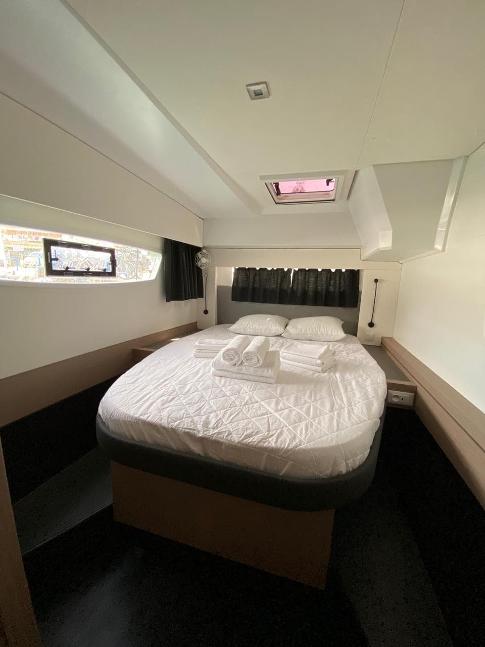 Fountaine Pajot Astréa 42 Ooga Chaka – bilde 5 av 12