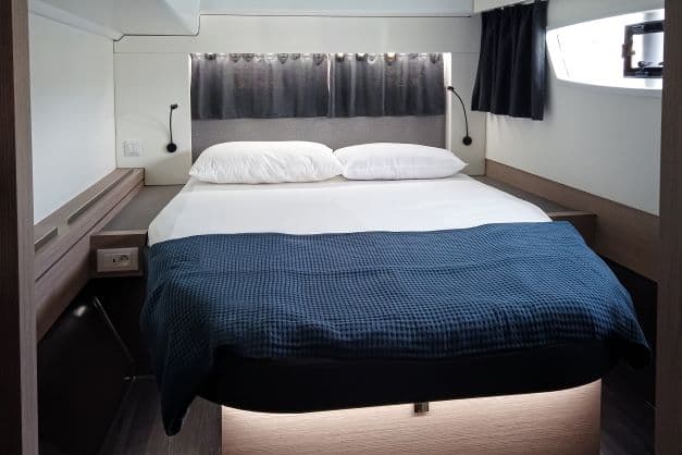 Fountaine Pajot Astréa 42 Lalena (WM - A/C - Generator) – bilde 3 av 20