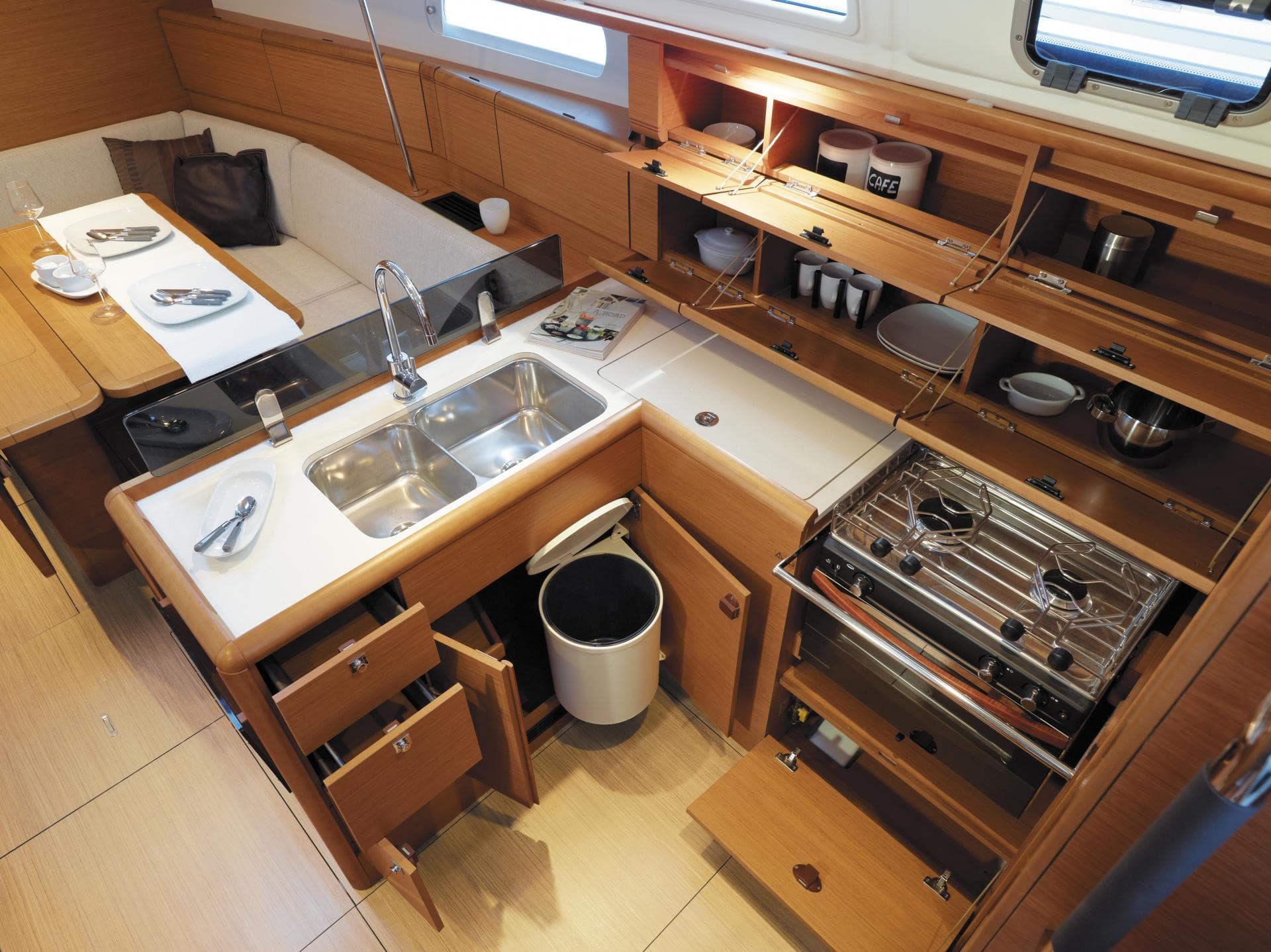 Jeanneau Sun Odyssey 379 Glazdo – bilde 5 av 6