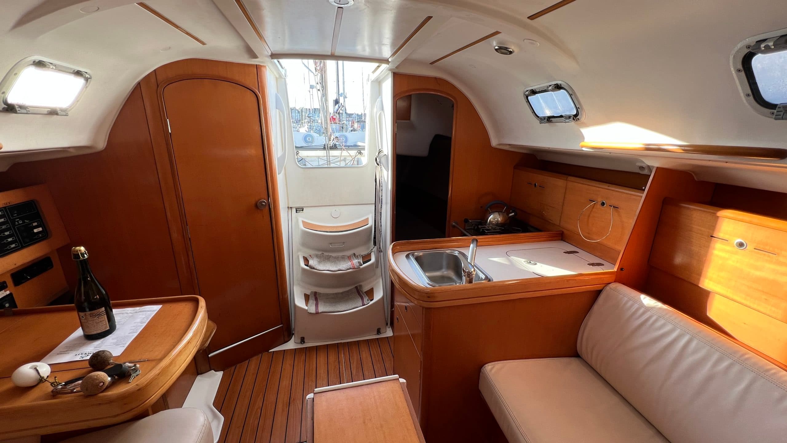 Beneteau First 31.7 Romancie – bilde 2 av 5