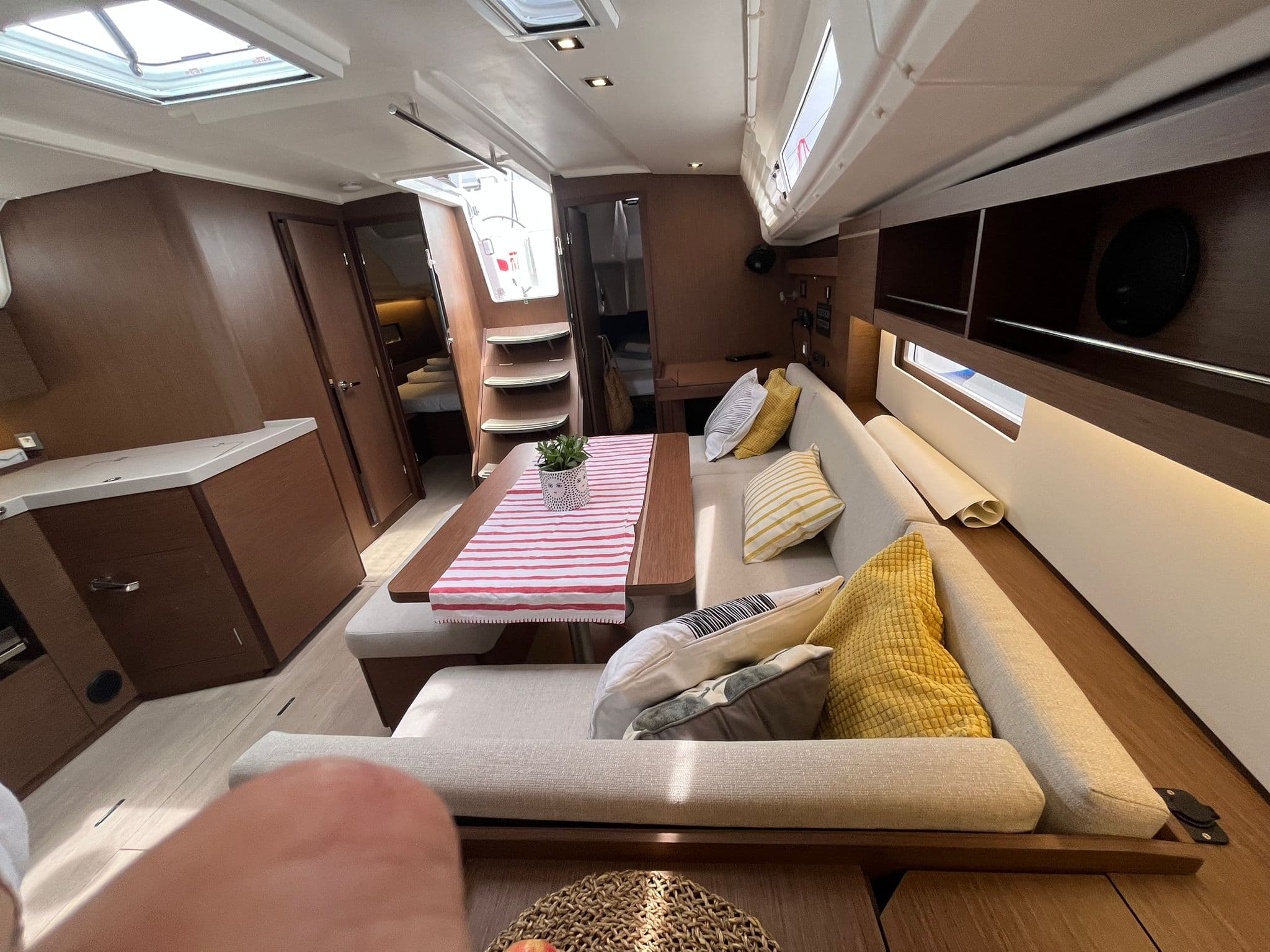 Beneteau Oceanis 40.1 KELANI – bilde 2 av 6