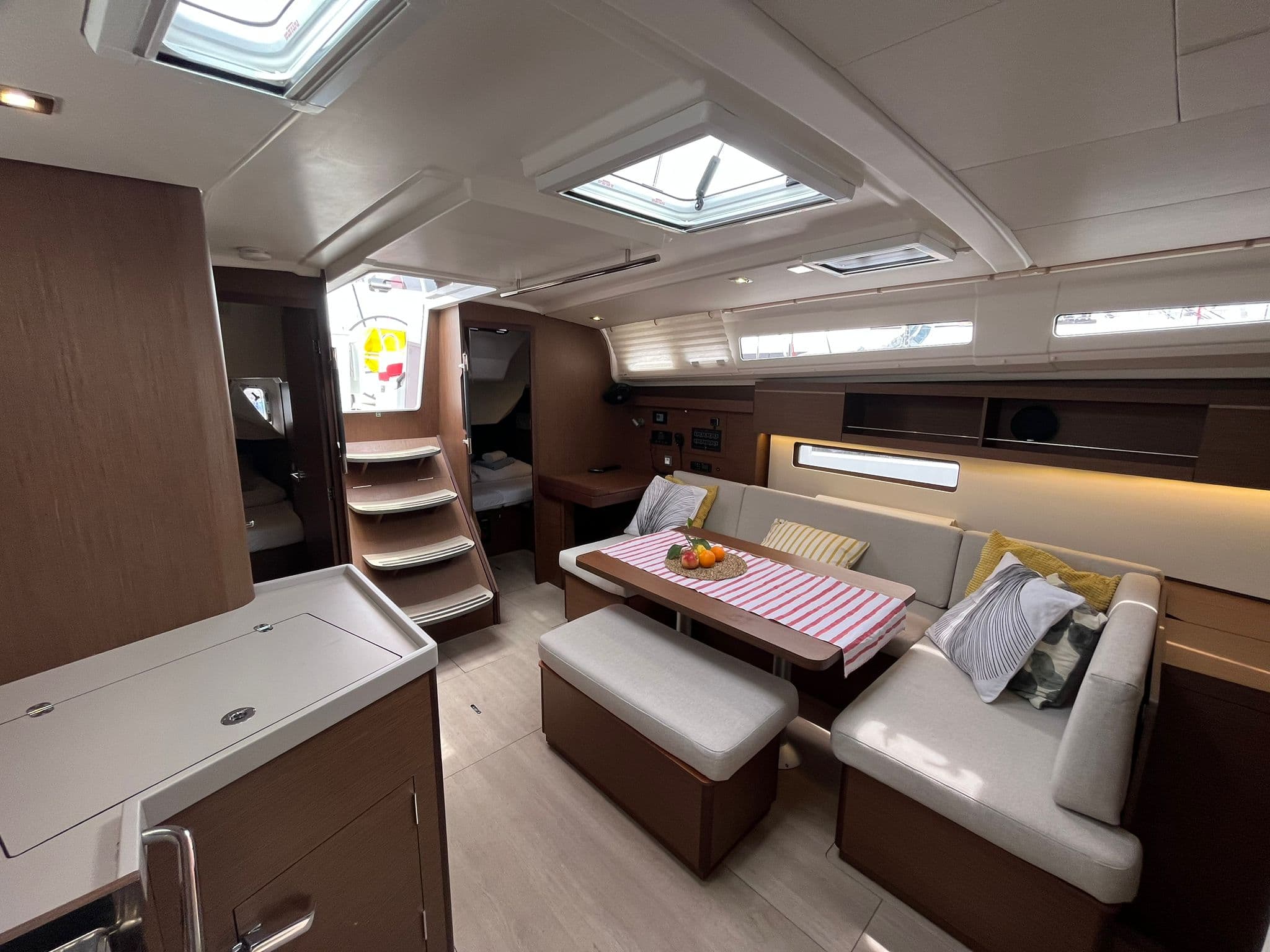 Beneteau Oceanis 40.1 KELANI – bilde 4 av 6