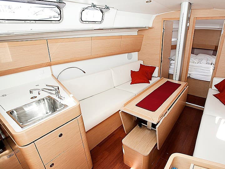 Beneteau First 35 Rhea – bilde 2 av 9