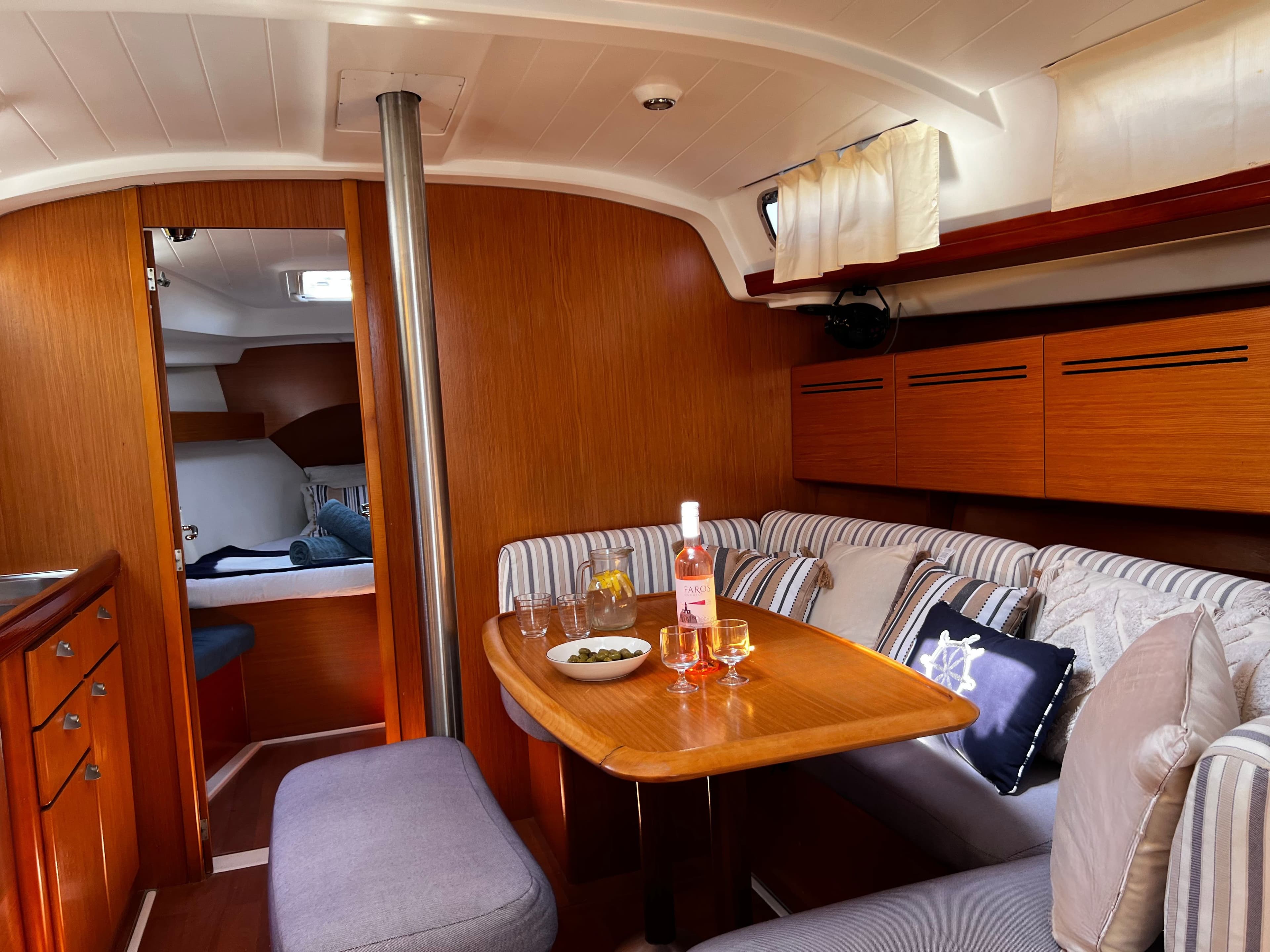 Beneteau Oceanis 43 ROUALEYN – bilde 3 av 11